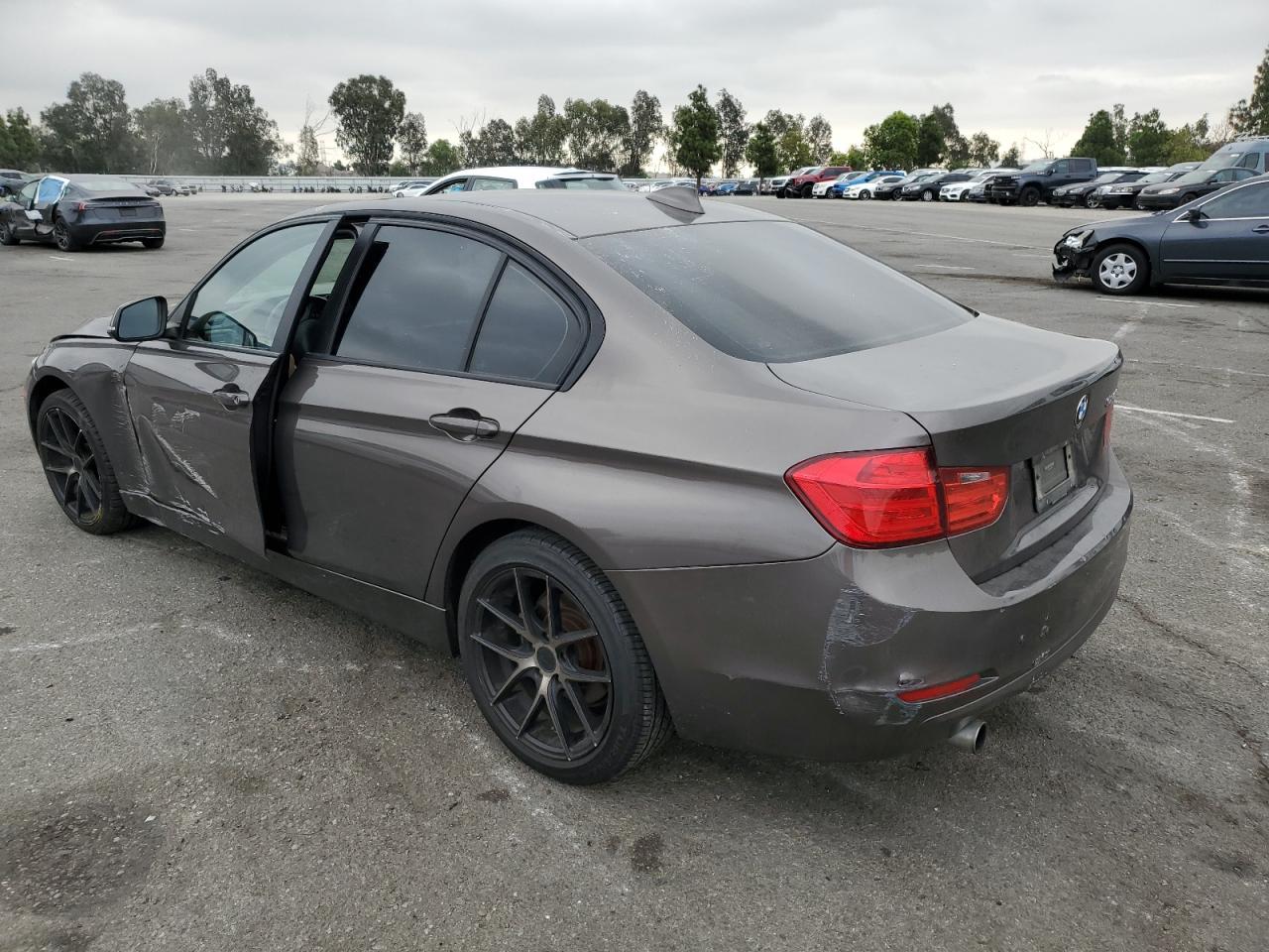 2014 BMW 320 - Фото 2