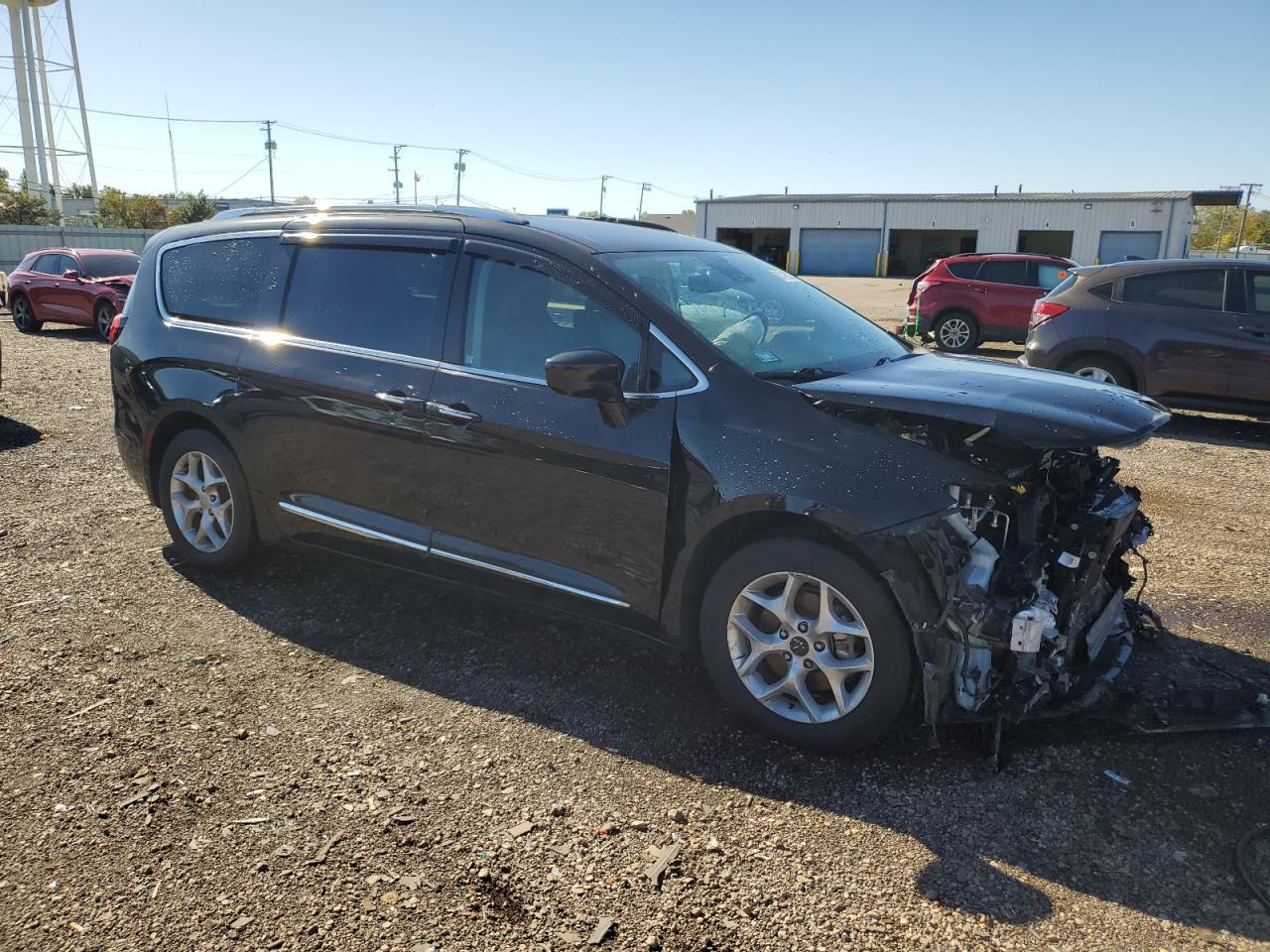 2017 Chrysler Pacifica Touring L Plus - Фото 4