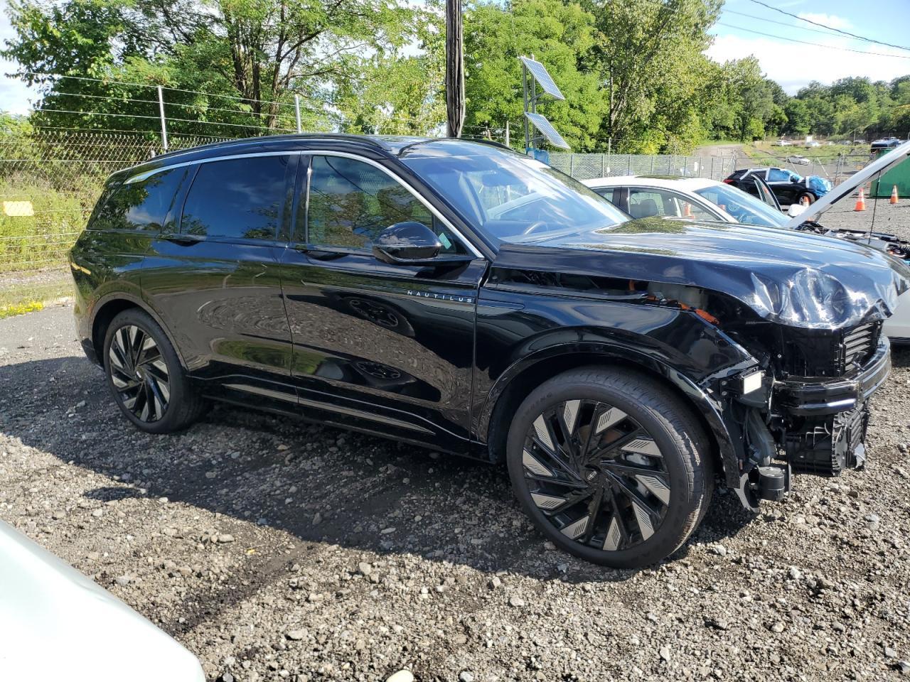 2024 Lincoln Nautilus Black Label - Image 4
