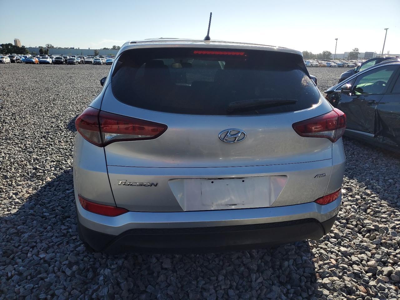 2018 Hyundai Tucson Se - Image 6