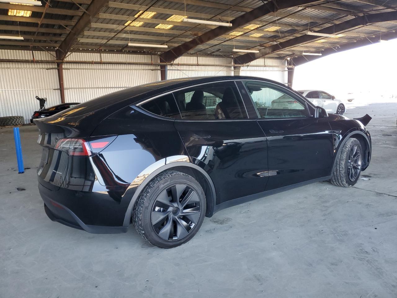 2025 Tesla Model Y - Image 3