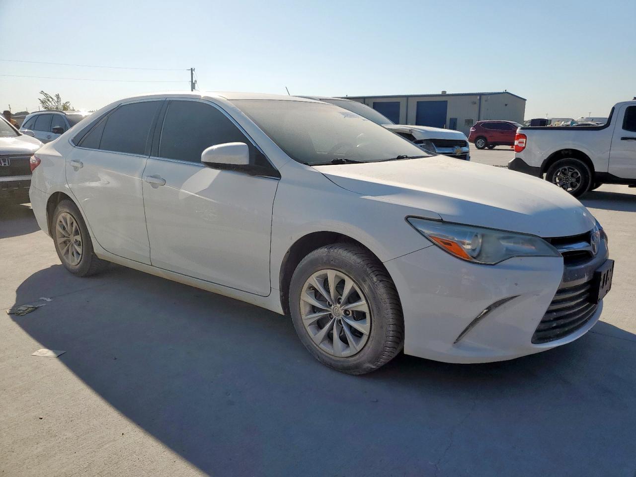 2016 Toyota Camry Le - Фото 4