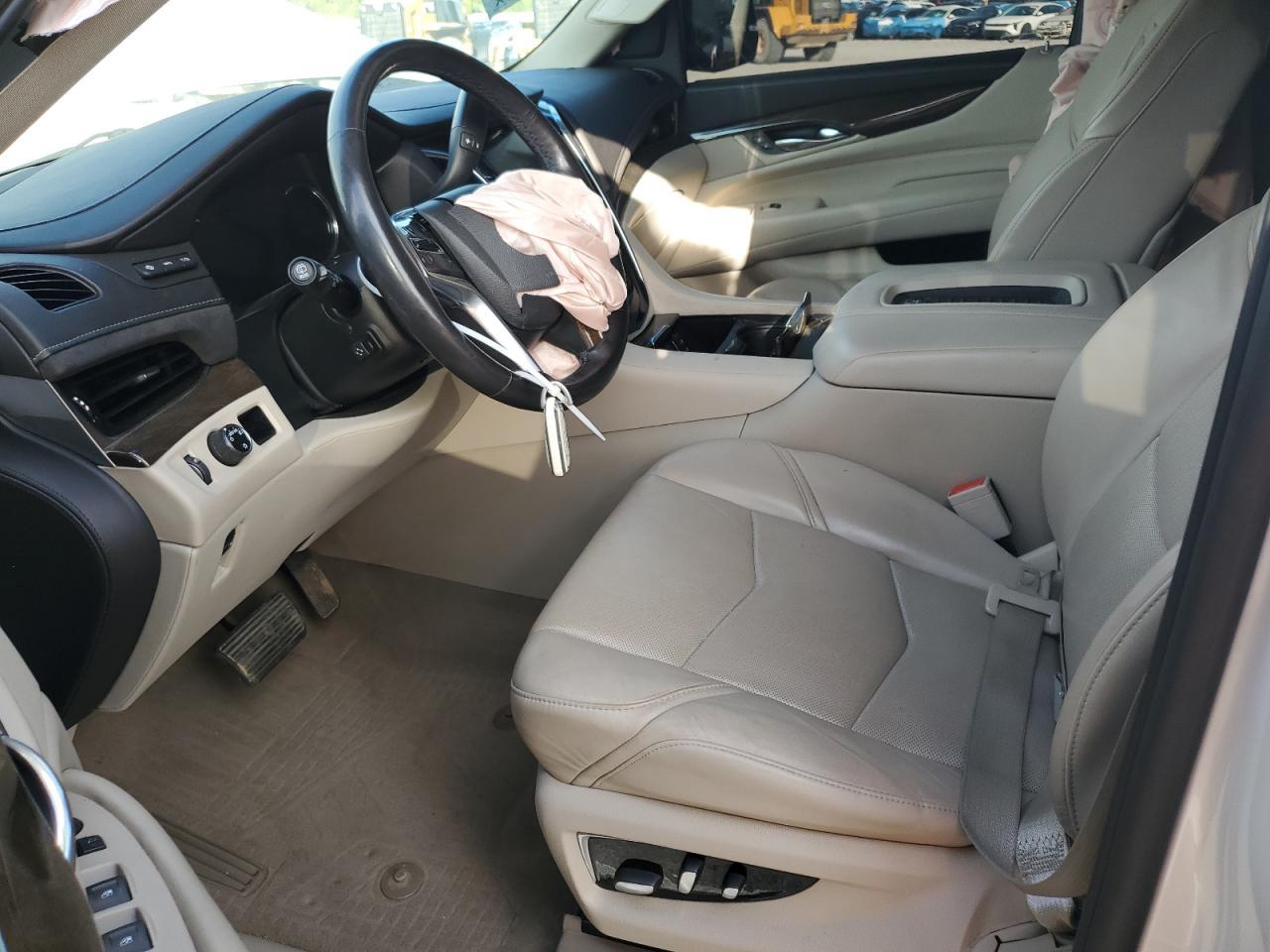 2020 Cadillac Escalade Premium Luxury - Image 7