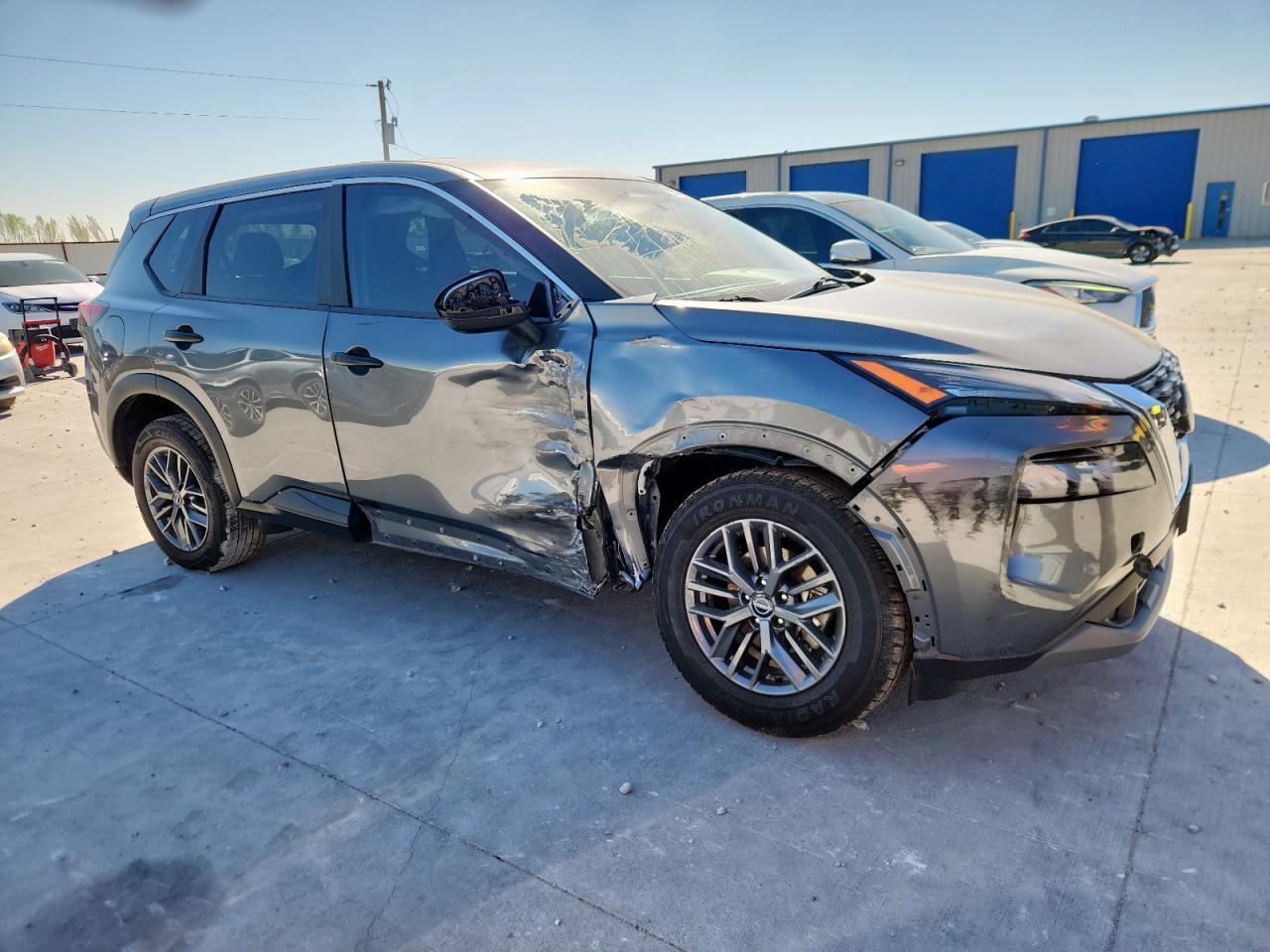 2023 Nissan Rogue S - Фото 4