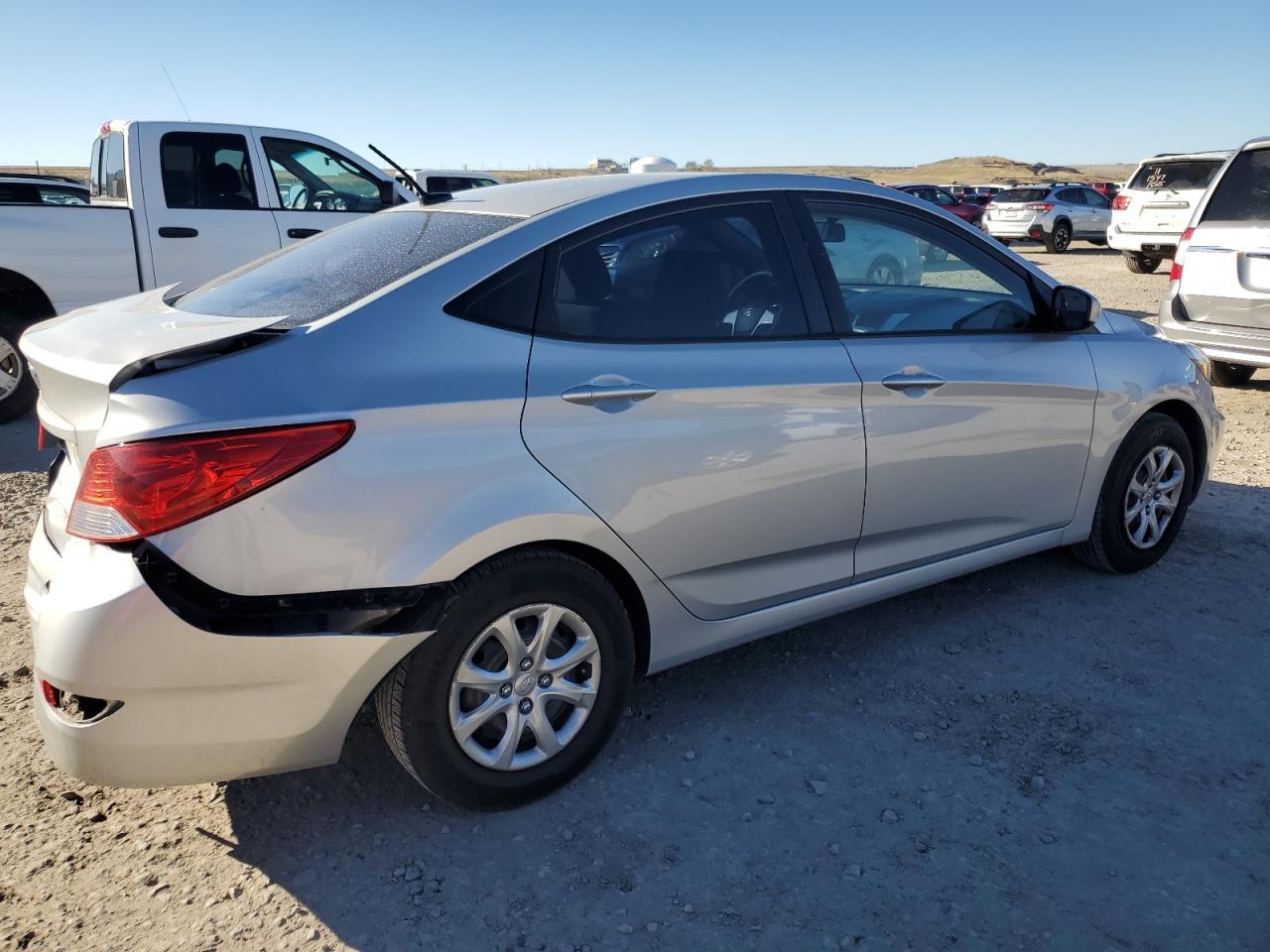 2012 Hyundai Accent Gls - Image 3