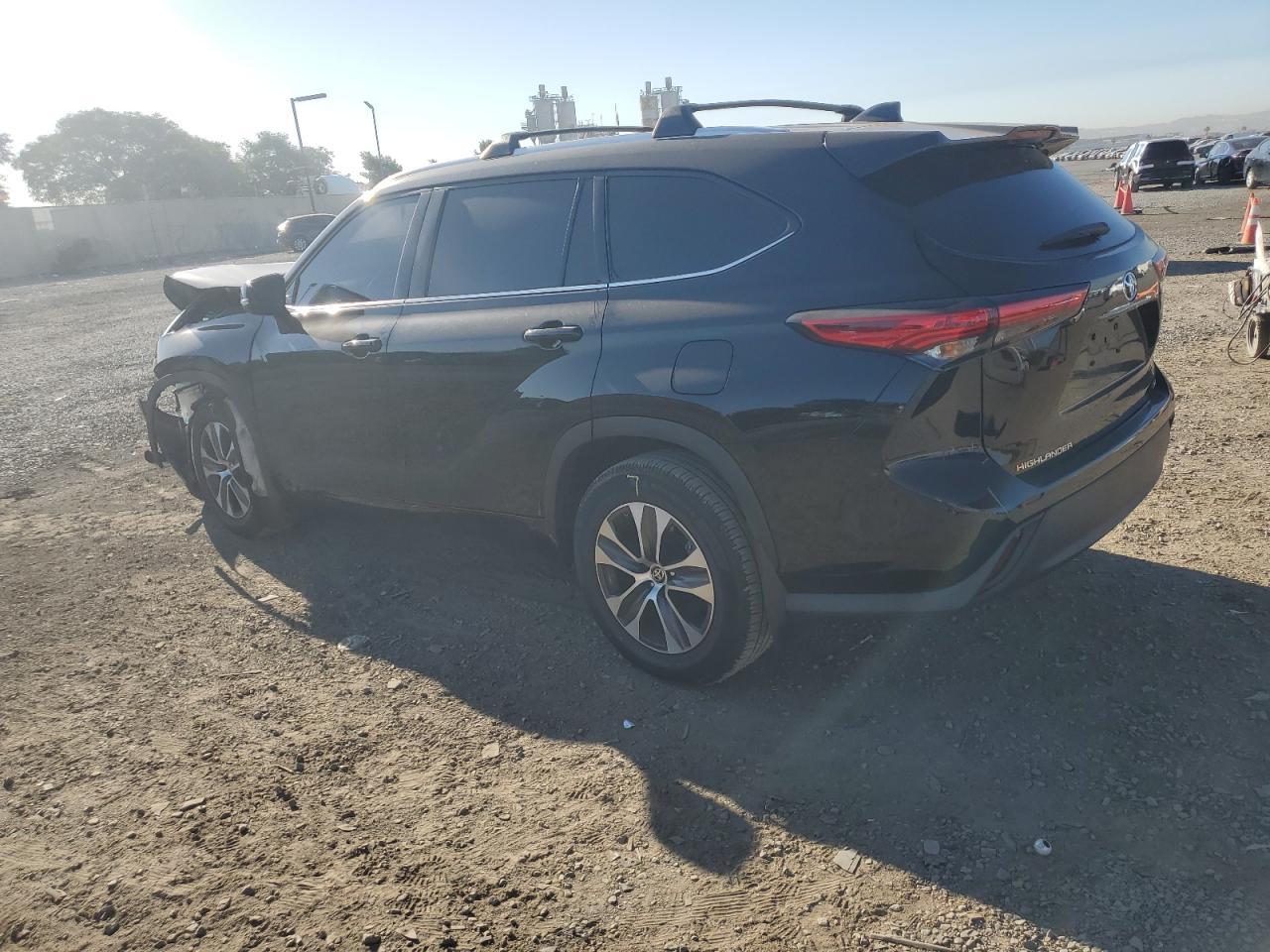 2021 Toyota Highlander Xle - Фото 2