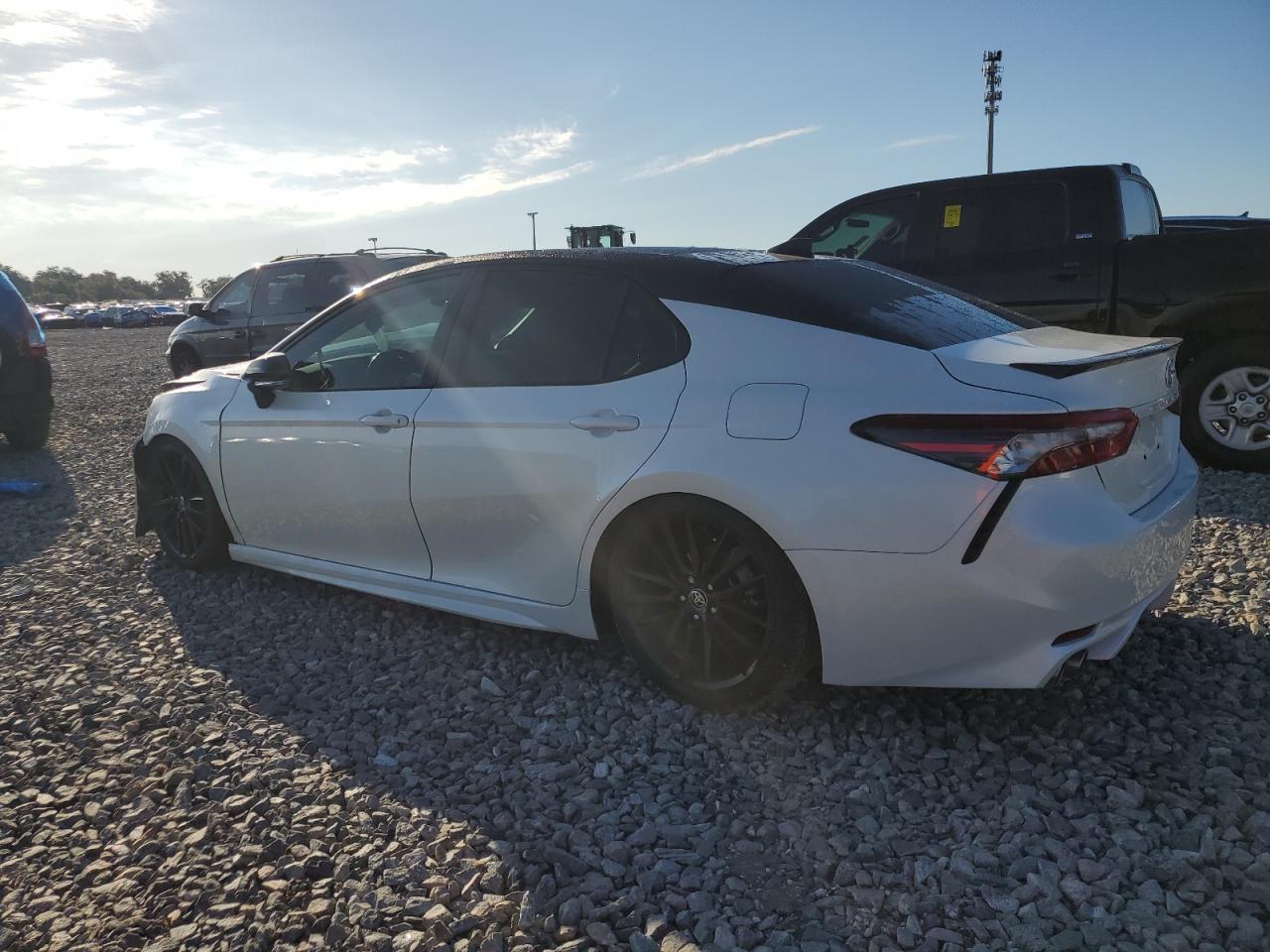 2022 Toyota Camry Xse - Фото 2