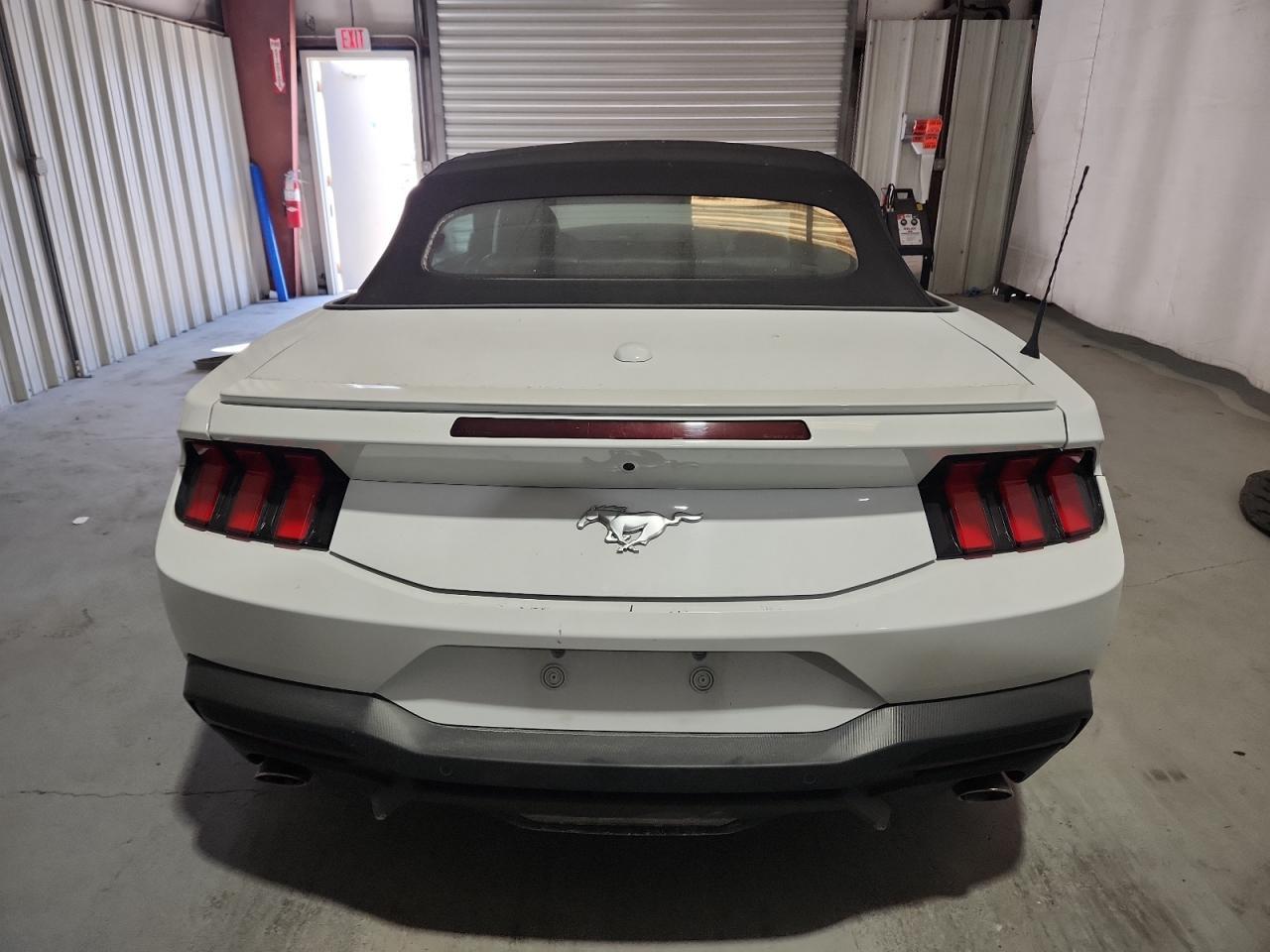 2024 Ford Mustang - Фото 6