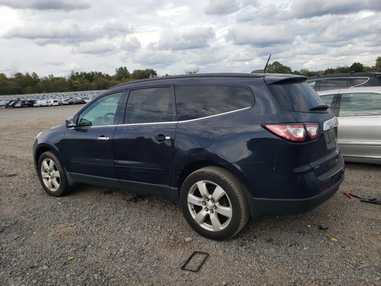 2016 Chevrolet Traverse Lt - Фото 2