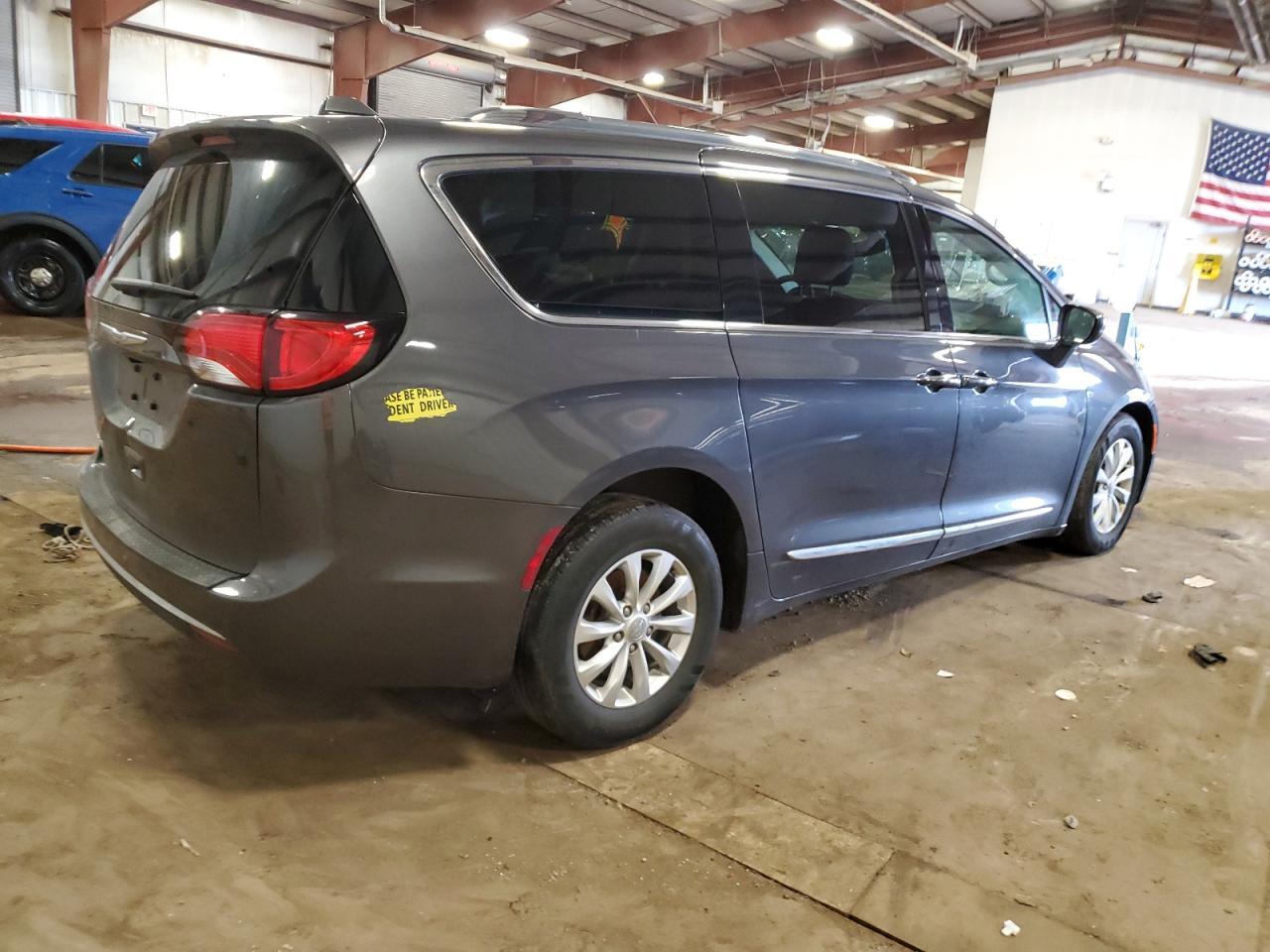 2018 Chrysler Pacifica Touring L Plus - Фото 3