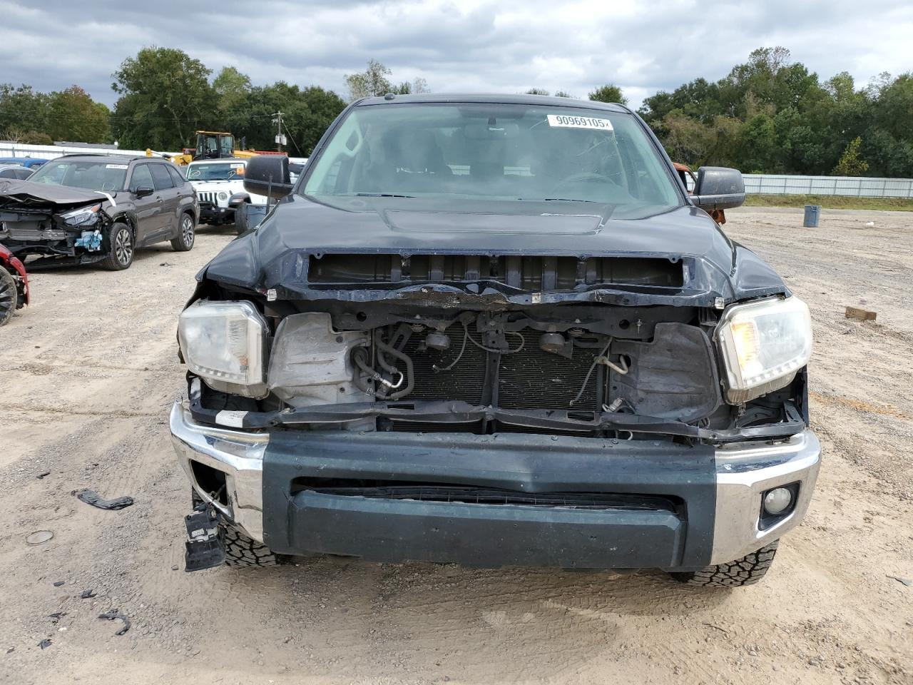 2015 Toyota Tundra Crewmax Sr5 - Image 5