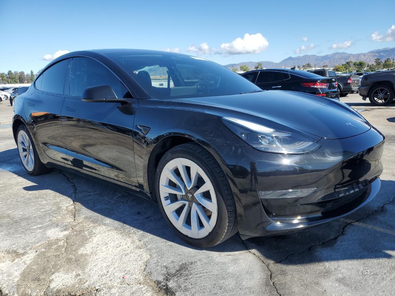2023 Tesla Model 3 - Image 4