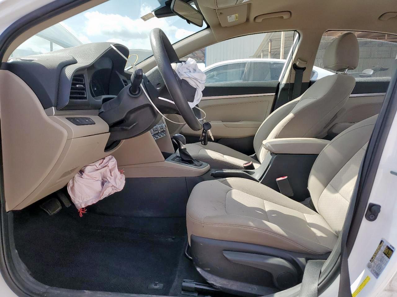 2020 Hyundai Elantra Se - Фото 7