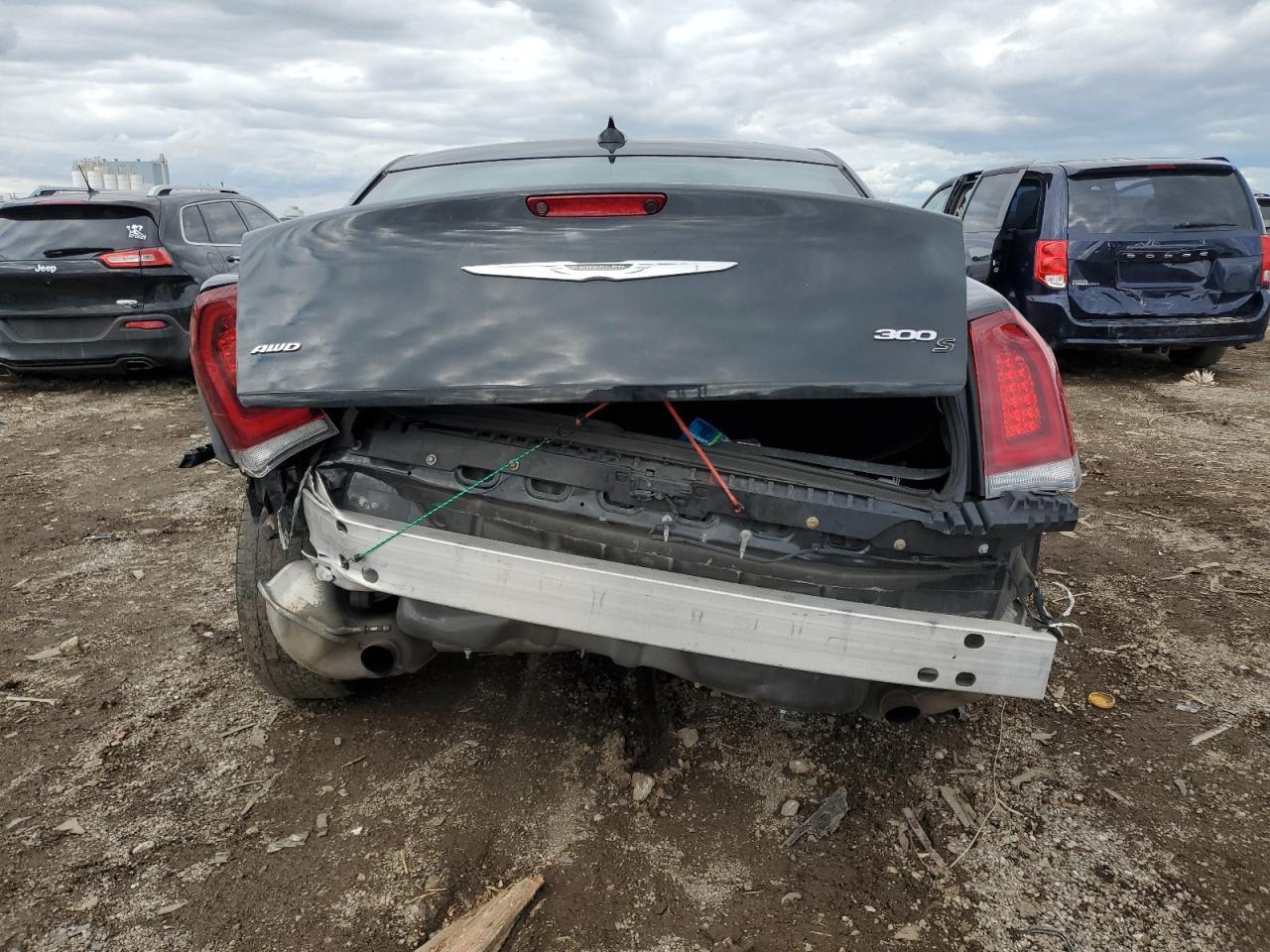 2019 Chrysler 300 S - Image 6