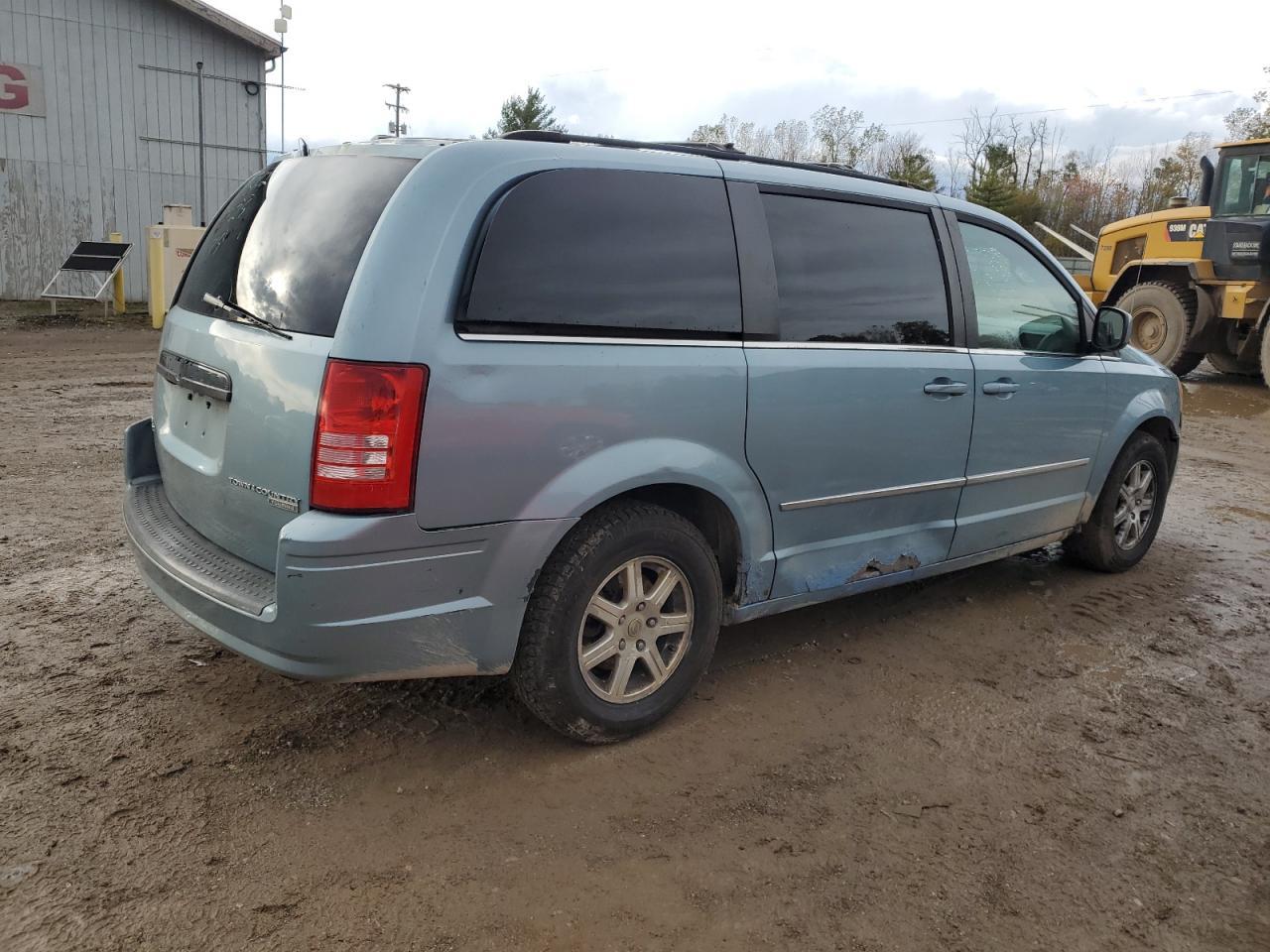 2009 Chrysler Town & Country Touring - Фото 3