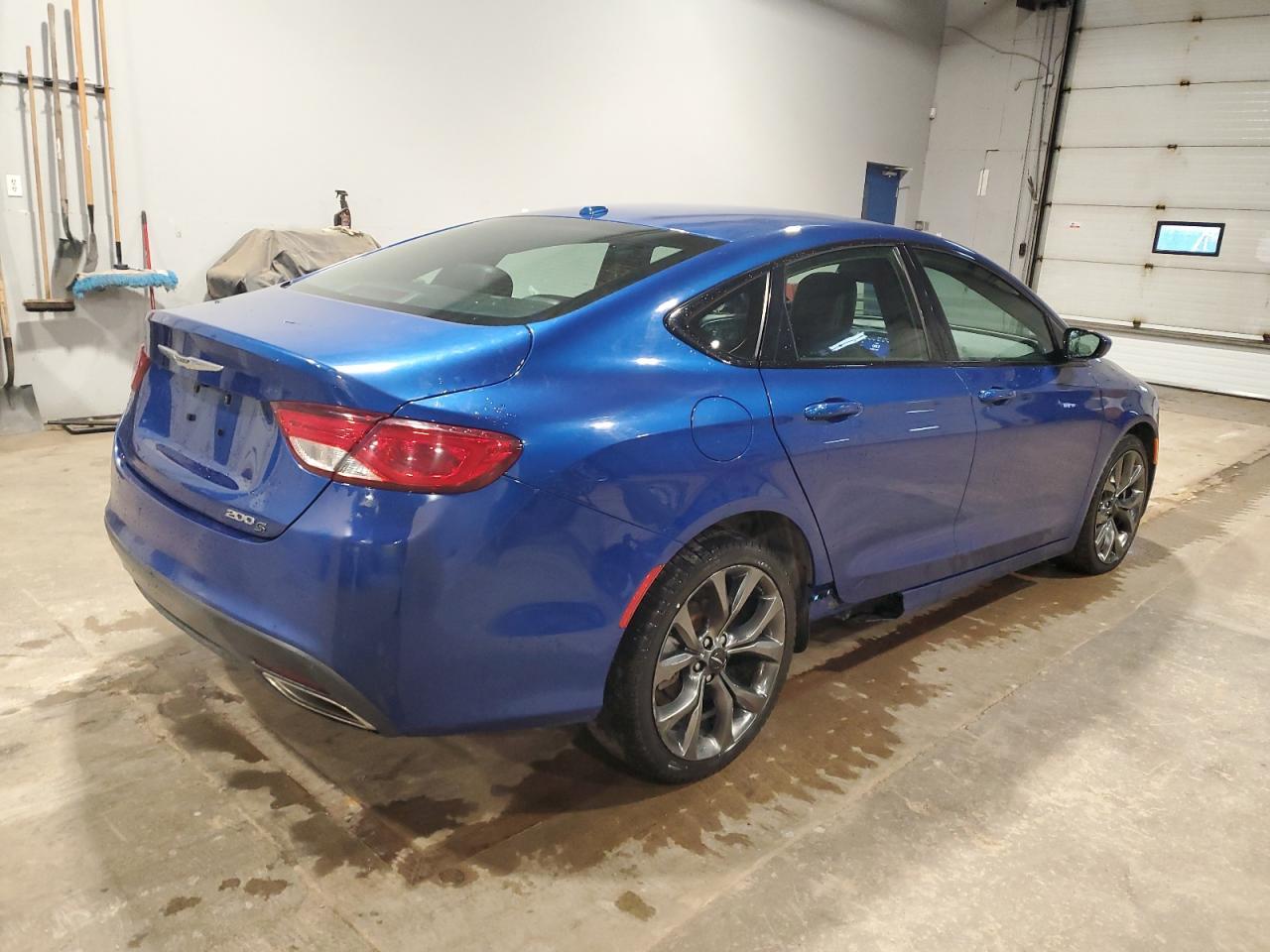 2015 Chrysler 200 S - Фото 3