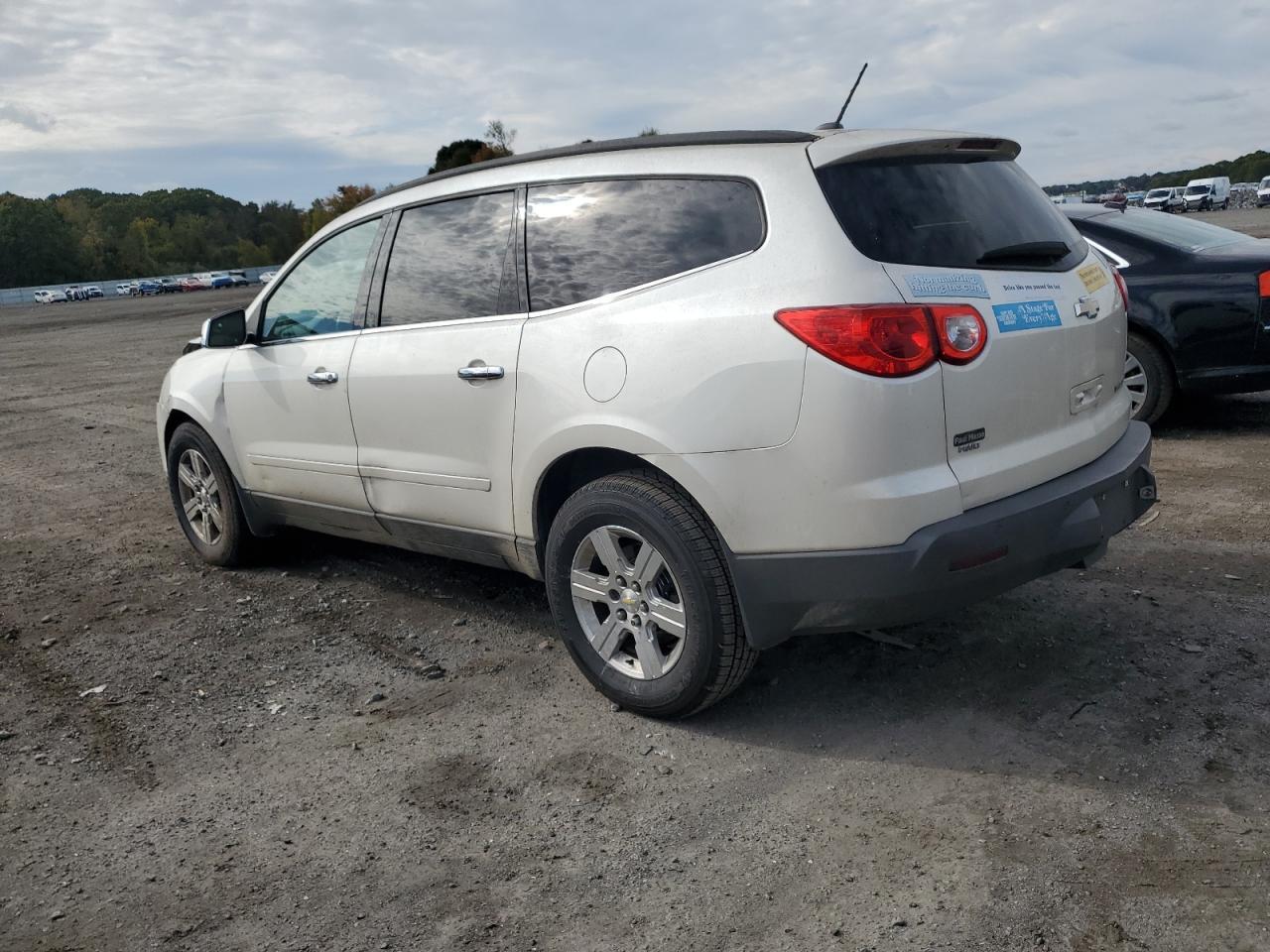 2012 Chevrolet Traverse Lt - Image 2