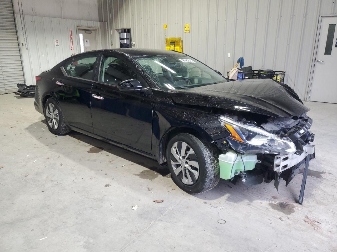 2019 Nissan Altima S - Фото 4
