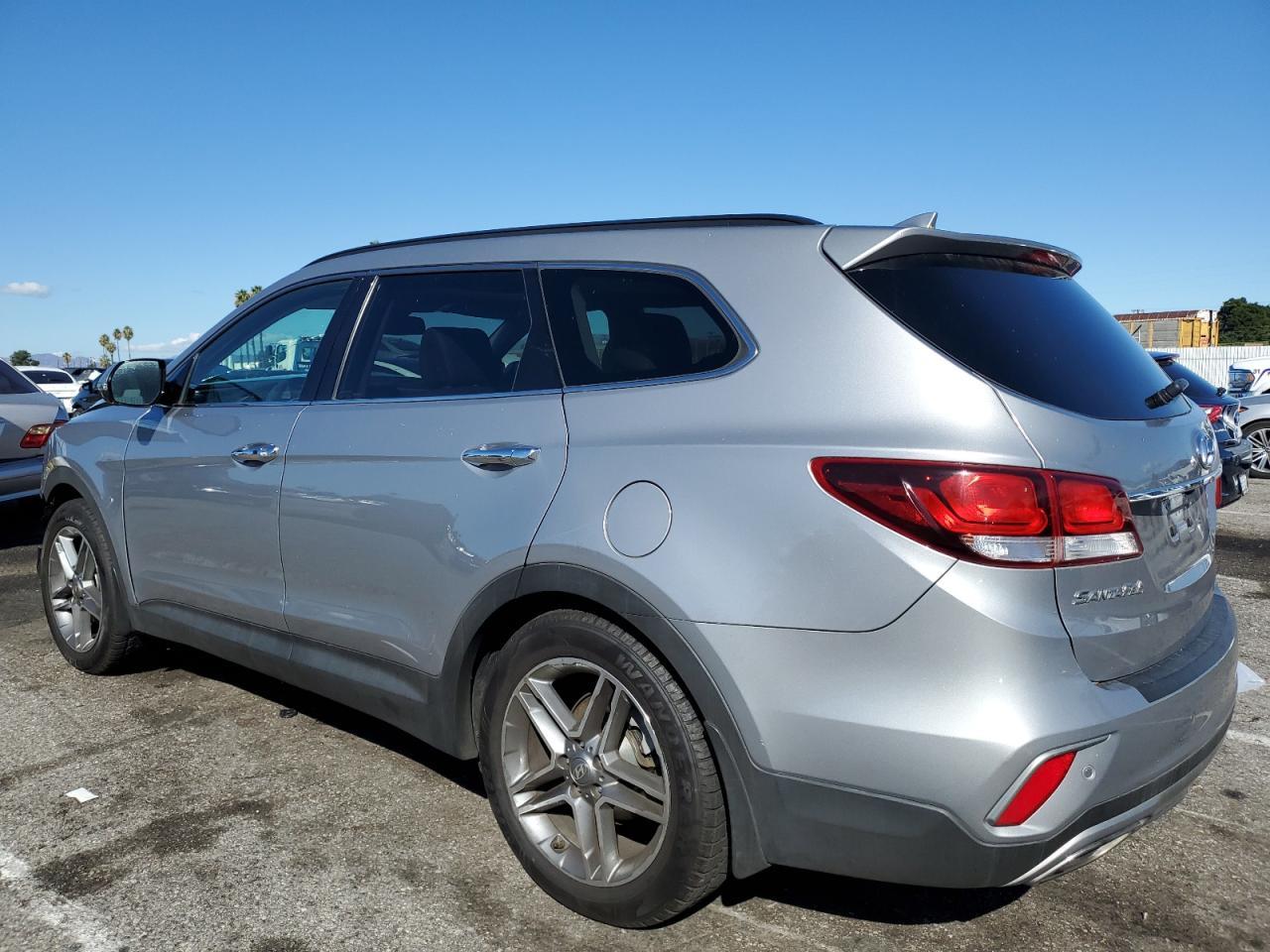 2017 Hyundai Santa Fe Se Ultimate - Image 2