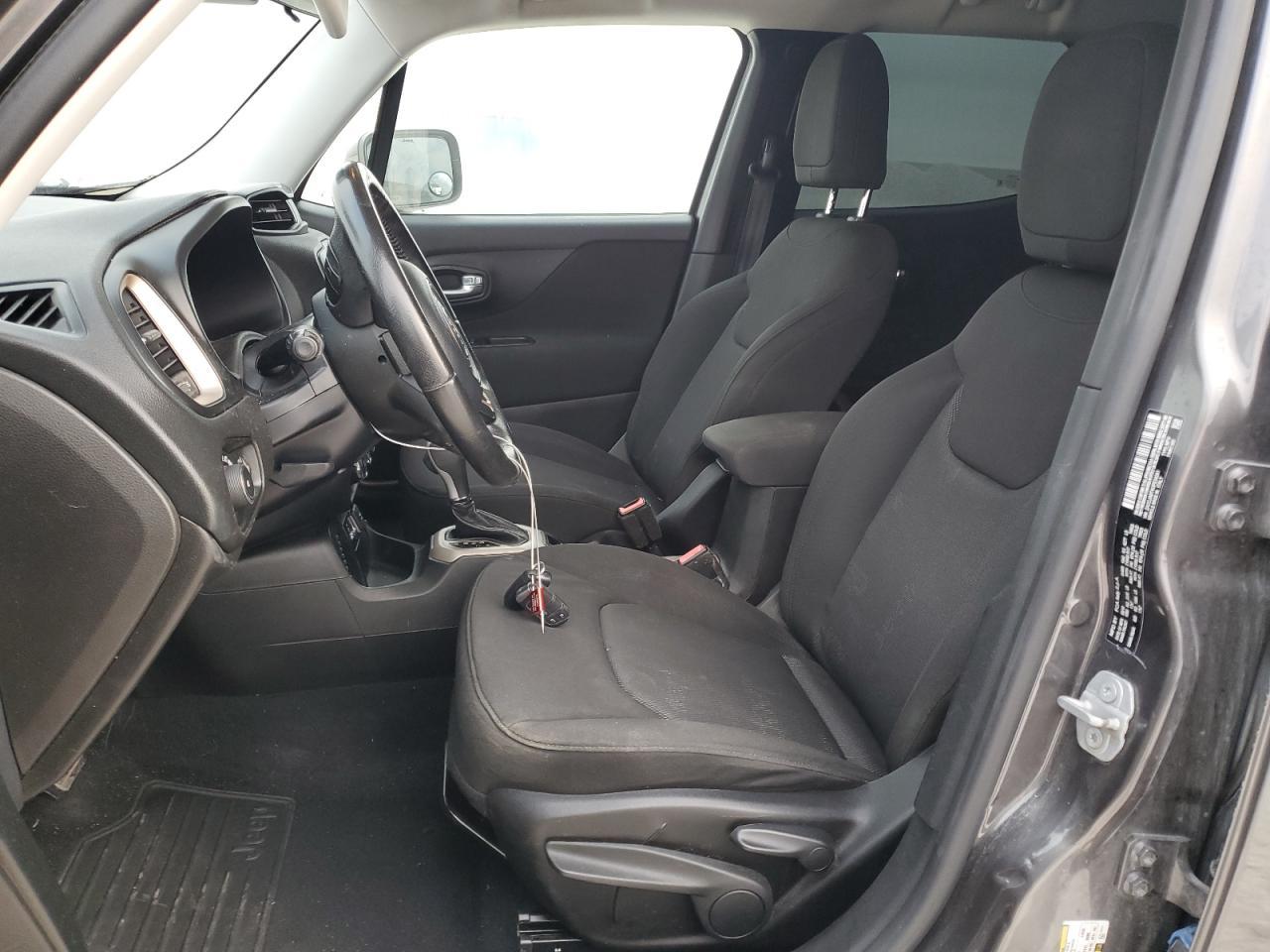 2016 Jeep Renegade Latitude - Image 7