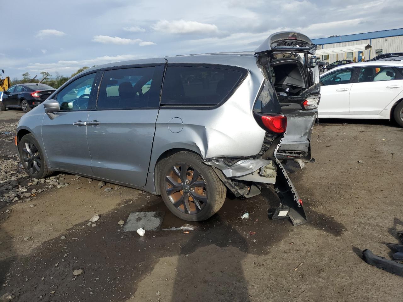 2019 Chrysler Pacifica Touring Plus - Фото 2