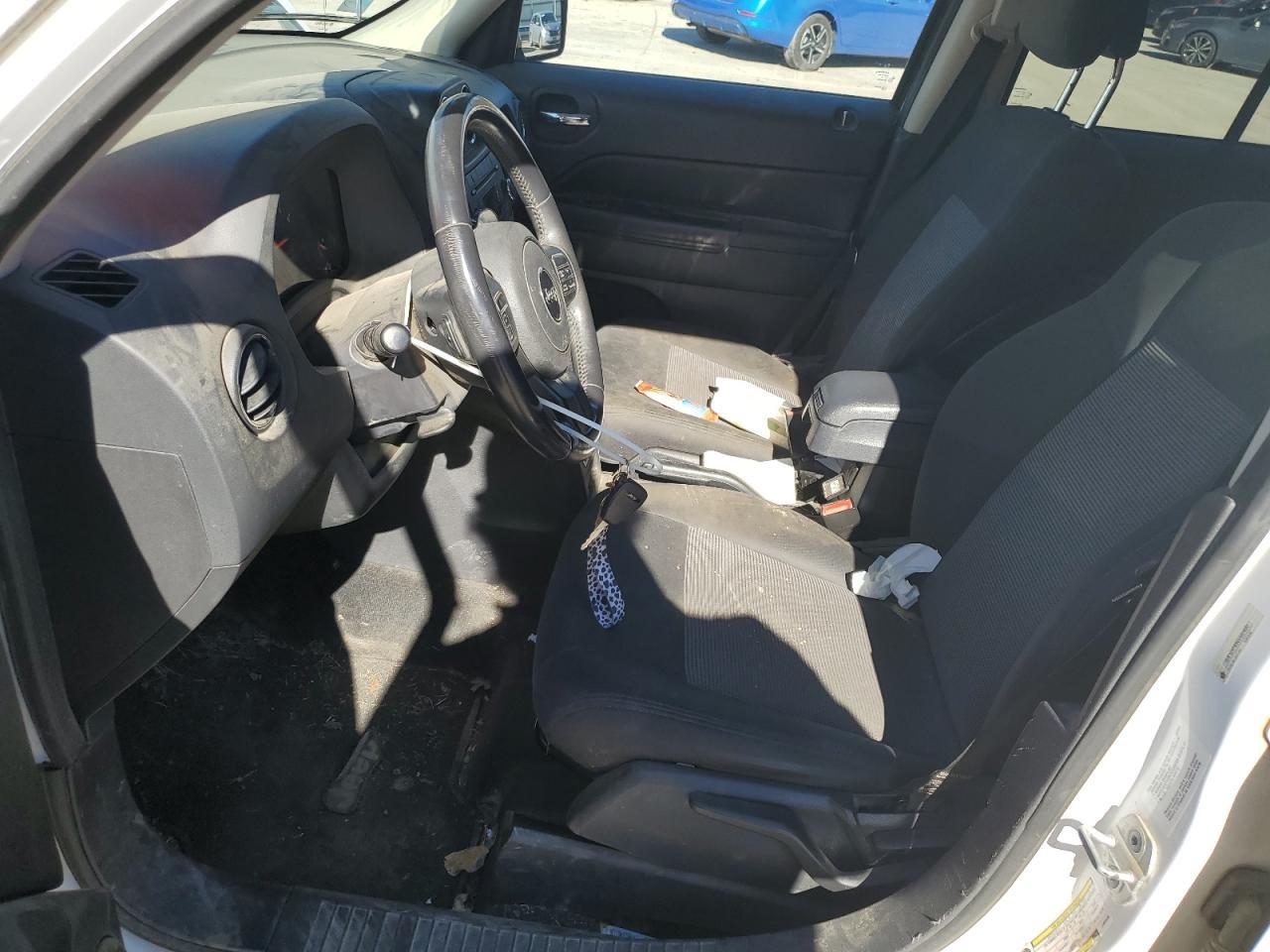 2012 Jeep Patriot Latitude - Фото 7