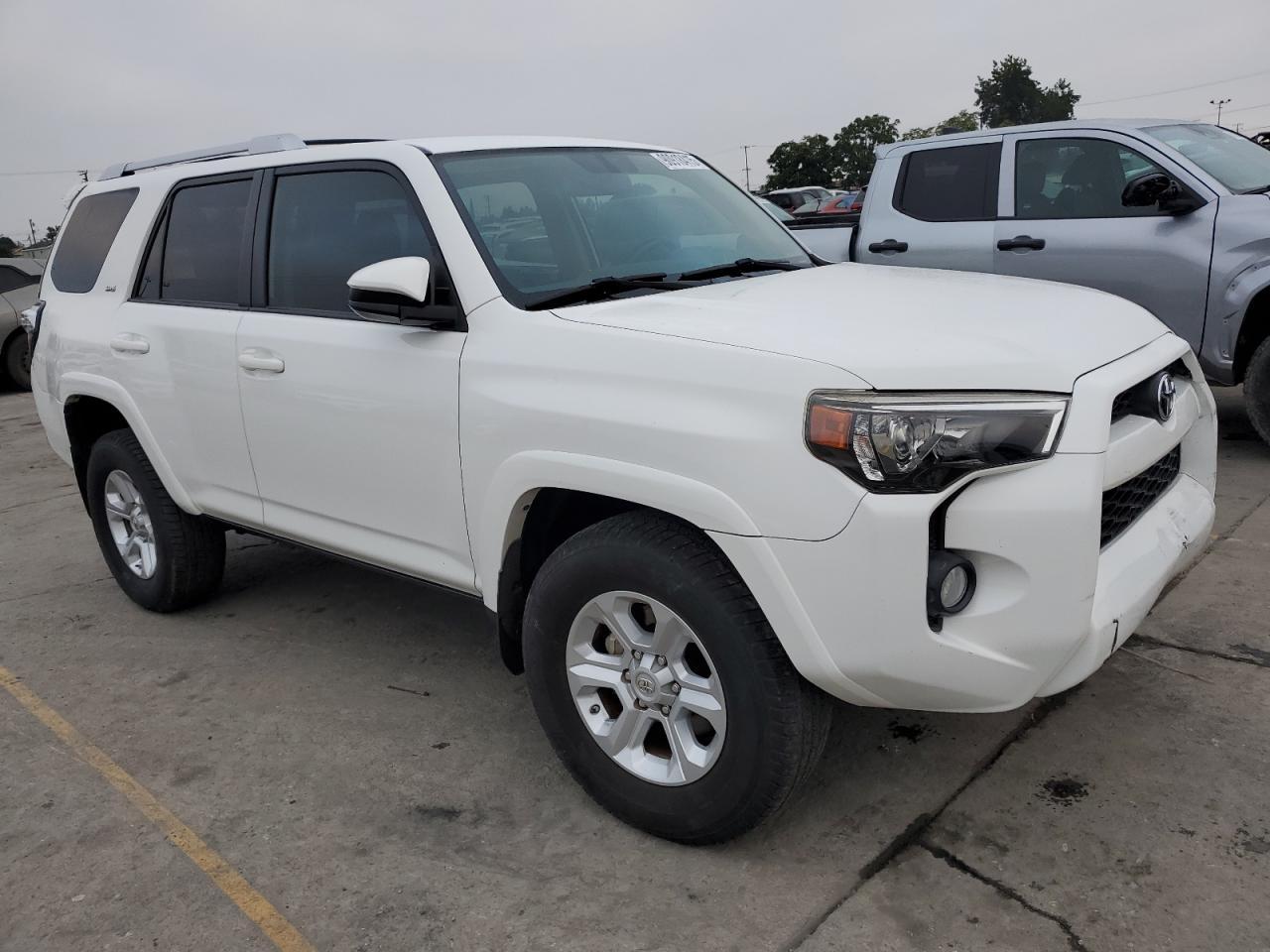 2018 Toyota 4Runner Sr5 - Image 4