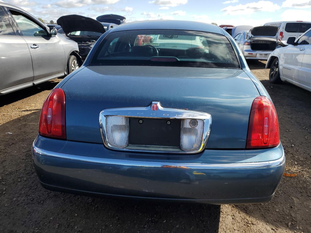2001 Lincoln Town Car Signature - Фото 6