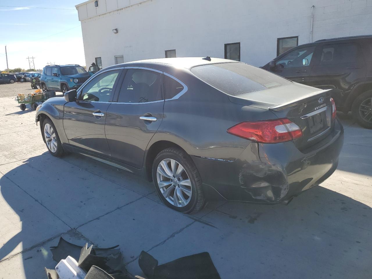 2011 Infiniti M56 X - Image 2