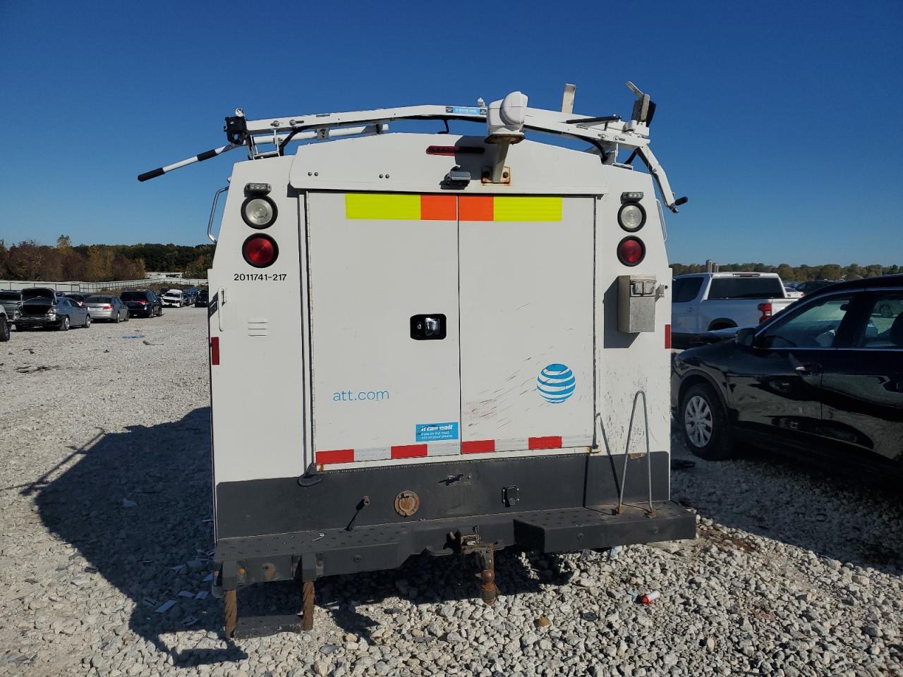 2017 Chevrolet Silverado C3500 - Фото 6