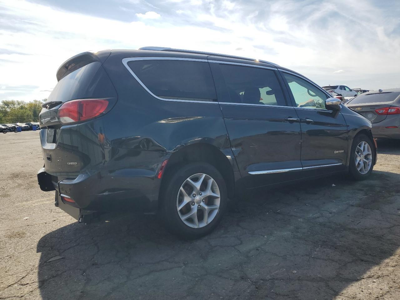 2020 Chrysler Pacifica Limited - Фото 3