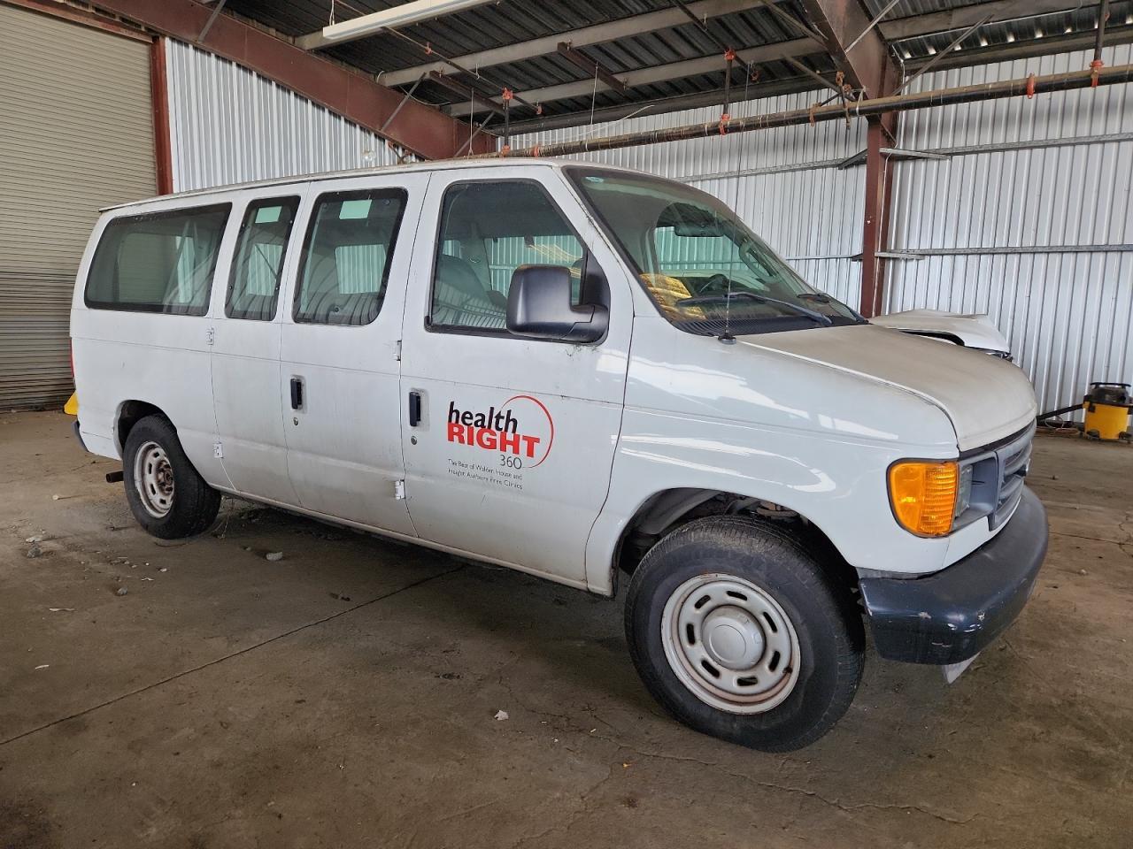 2006 Ford Econoline E150 Wagon - Фото 4