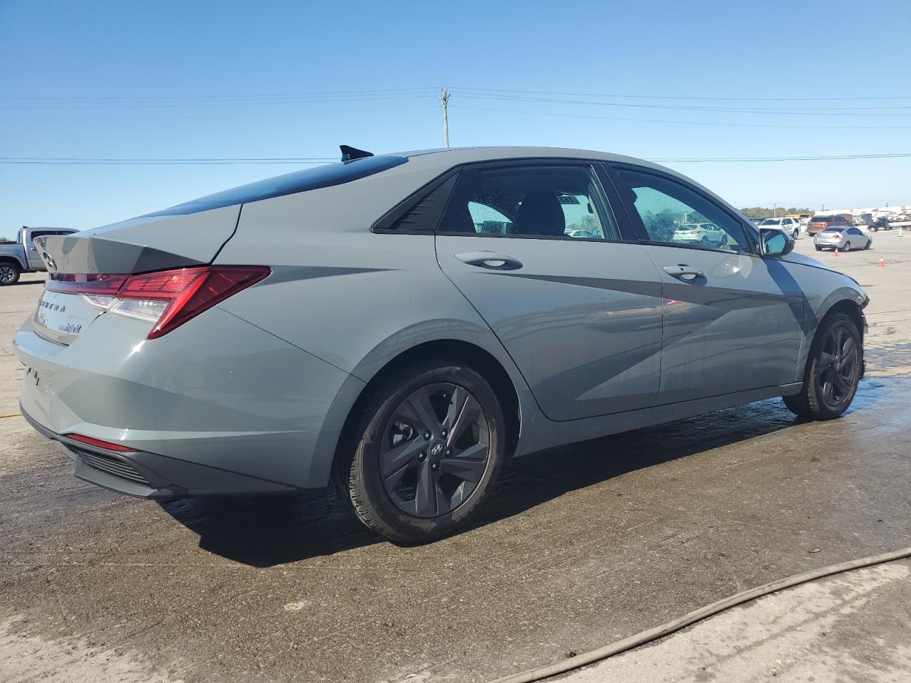 2021 Hyundai Elantra Blue - Фото 3
