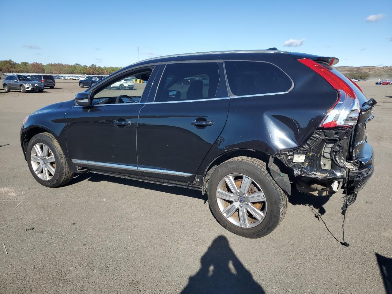 2017 Volvo Xc60 T5 Inscription - Image 2