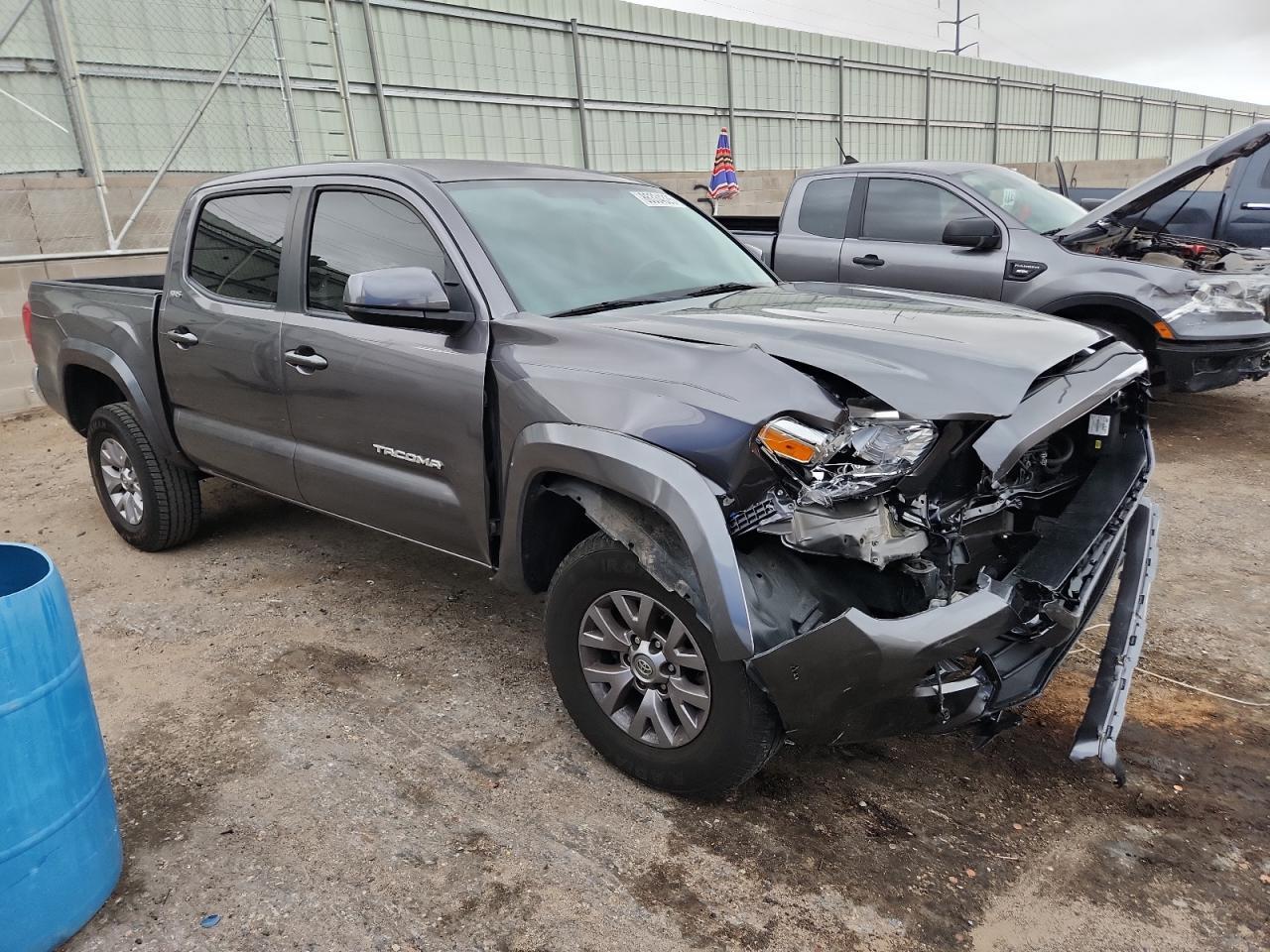 2017 Toyota Tacoma Double Cab - Фото 4