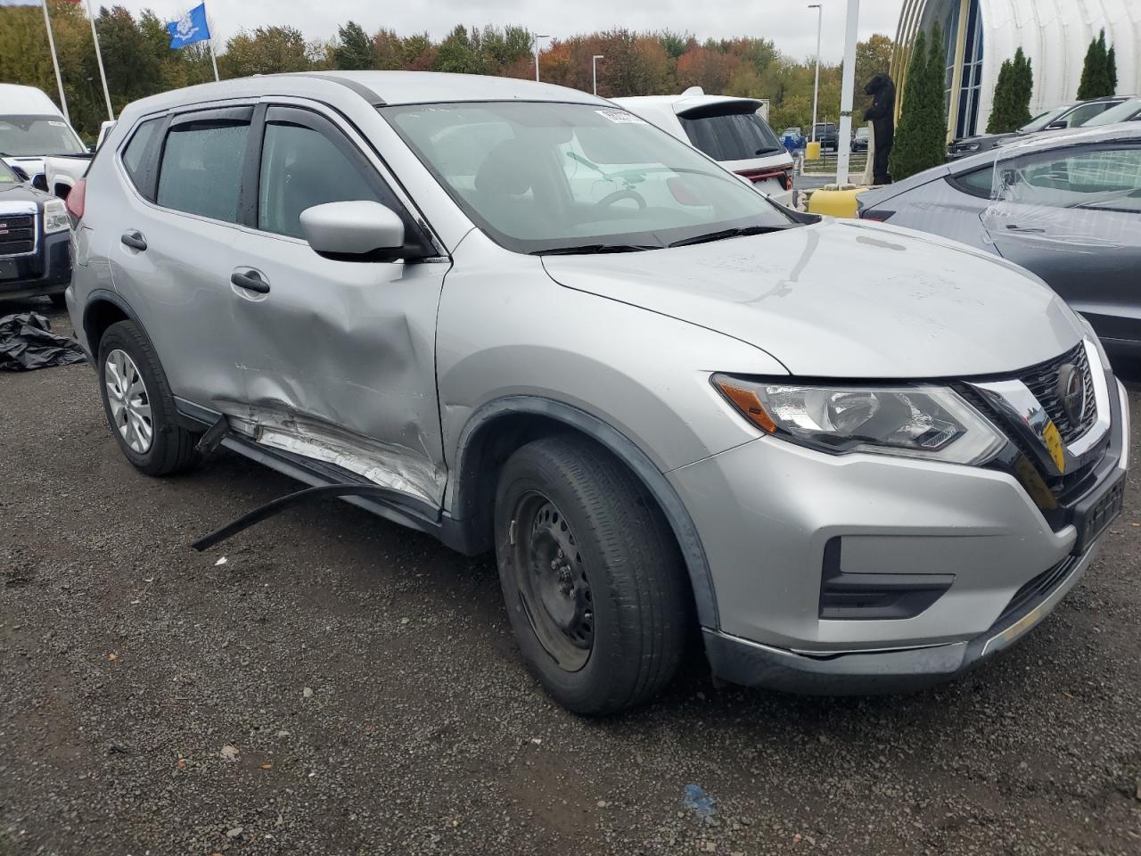 2018 Nissan Rogue S - Фото 4