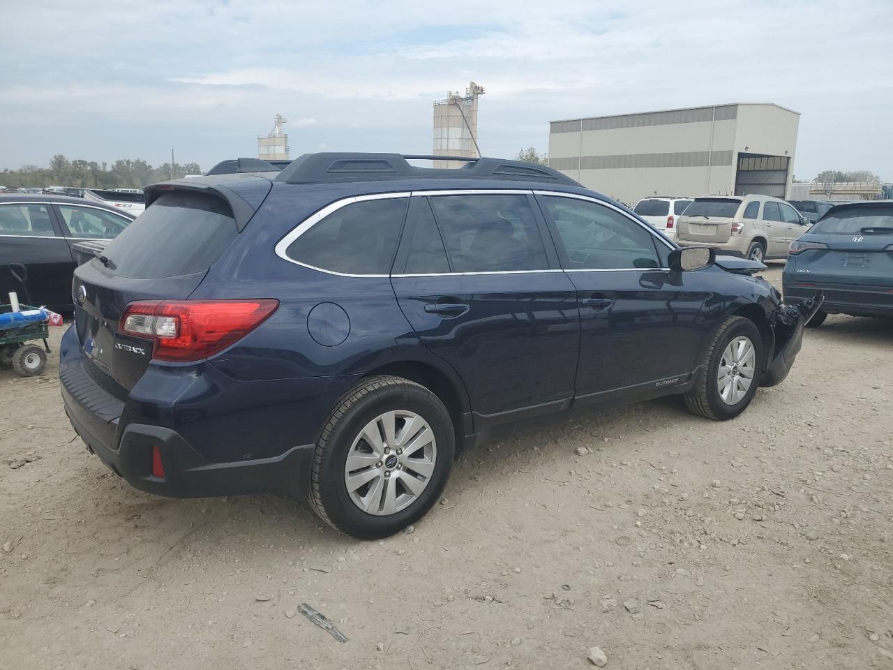 2018 Subaru Outback 2.5I Premium - Фото 3