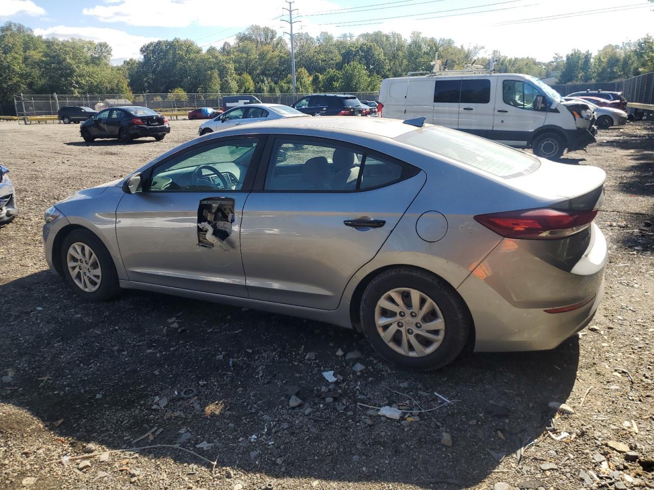 2017 Hyundai Elantra Se - Image 2