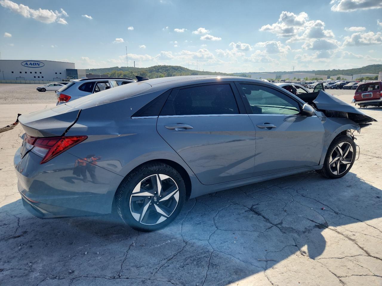 2023 Hyundai Elantra Limited - Image 3