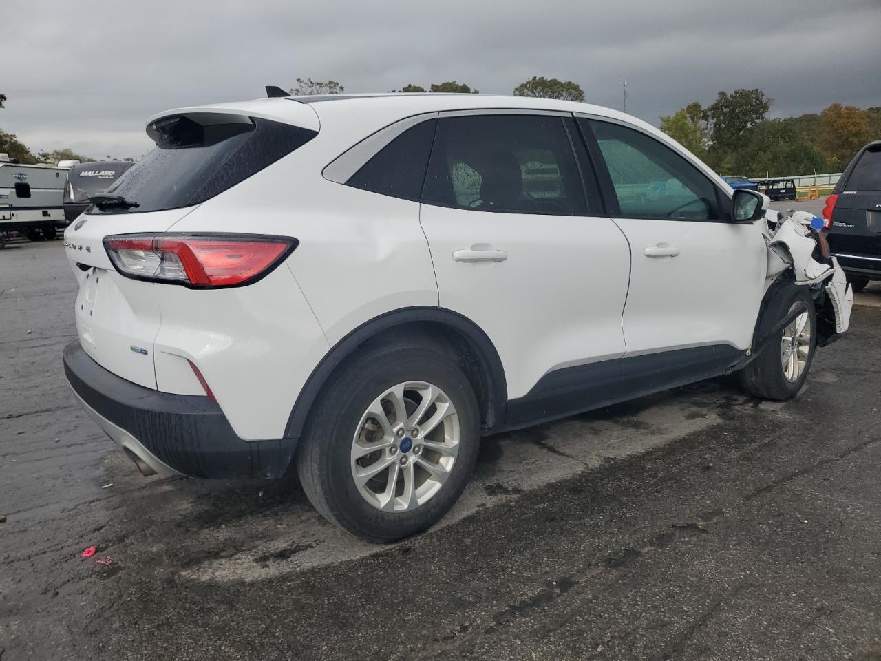 2020 Ford Escape Se - Фото 3