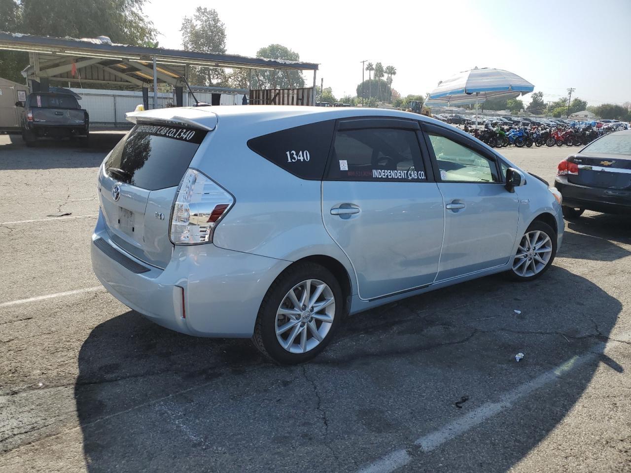 2012 Toyota Prius V - Фото 3