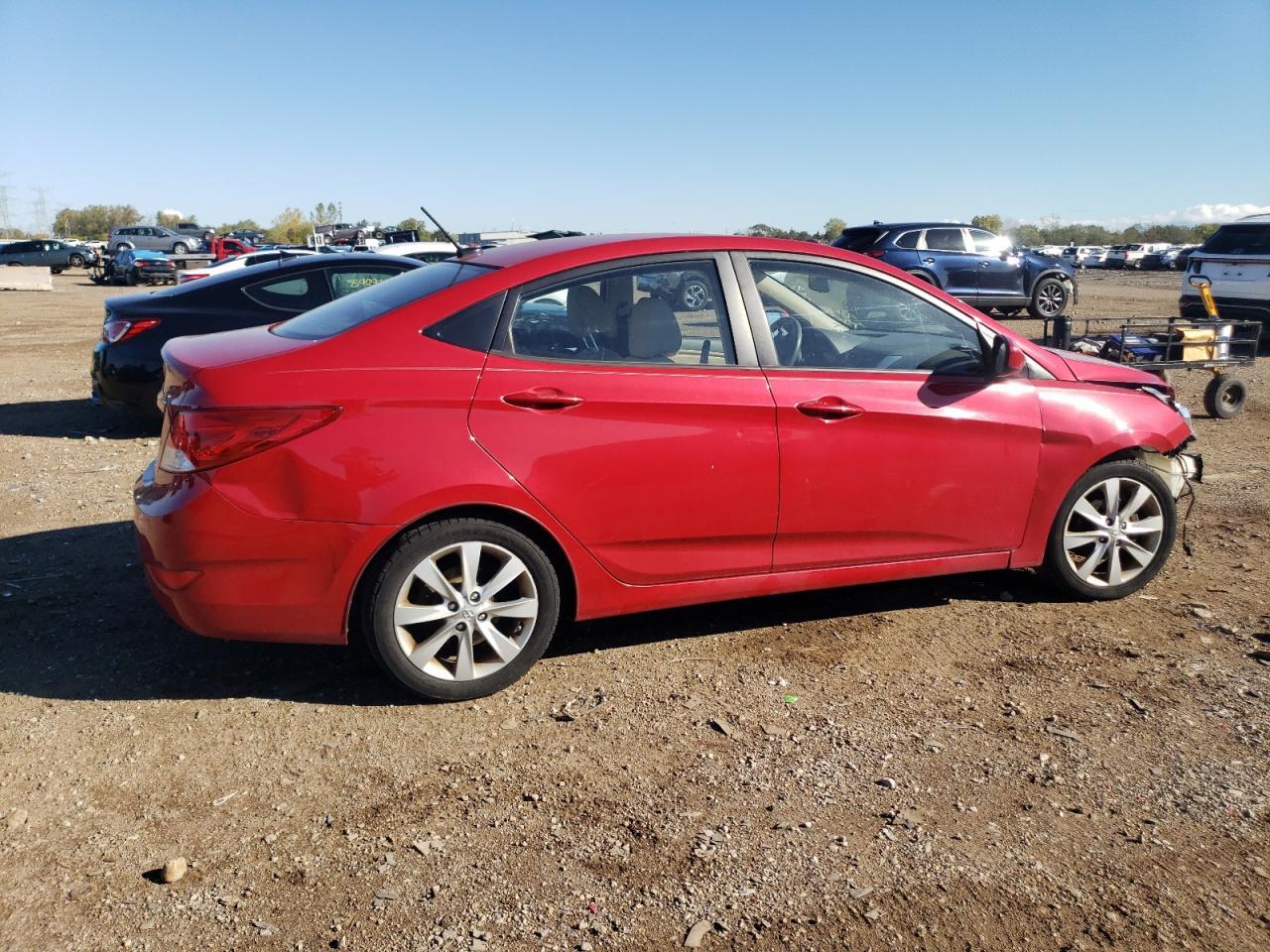 2013 Hyundai Accent Gls - Фото 3