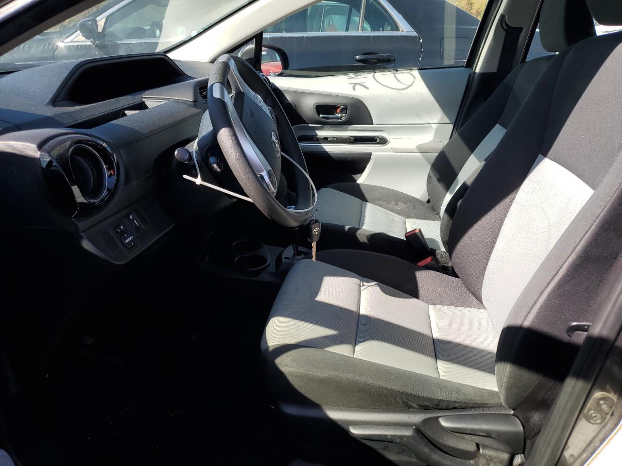 2016 Toyota Prius C Two - Фото 7