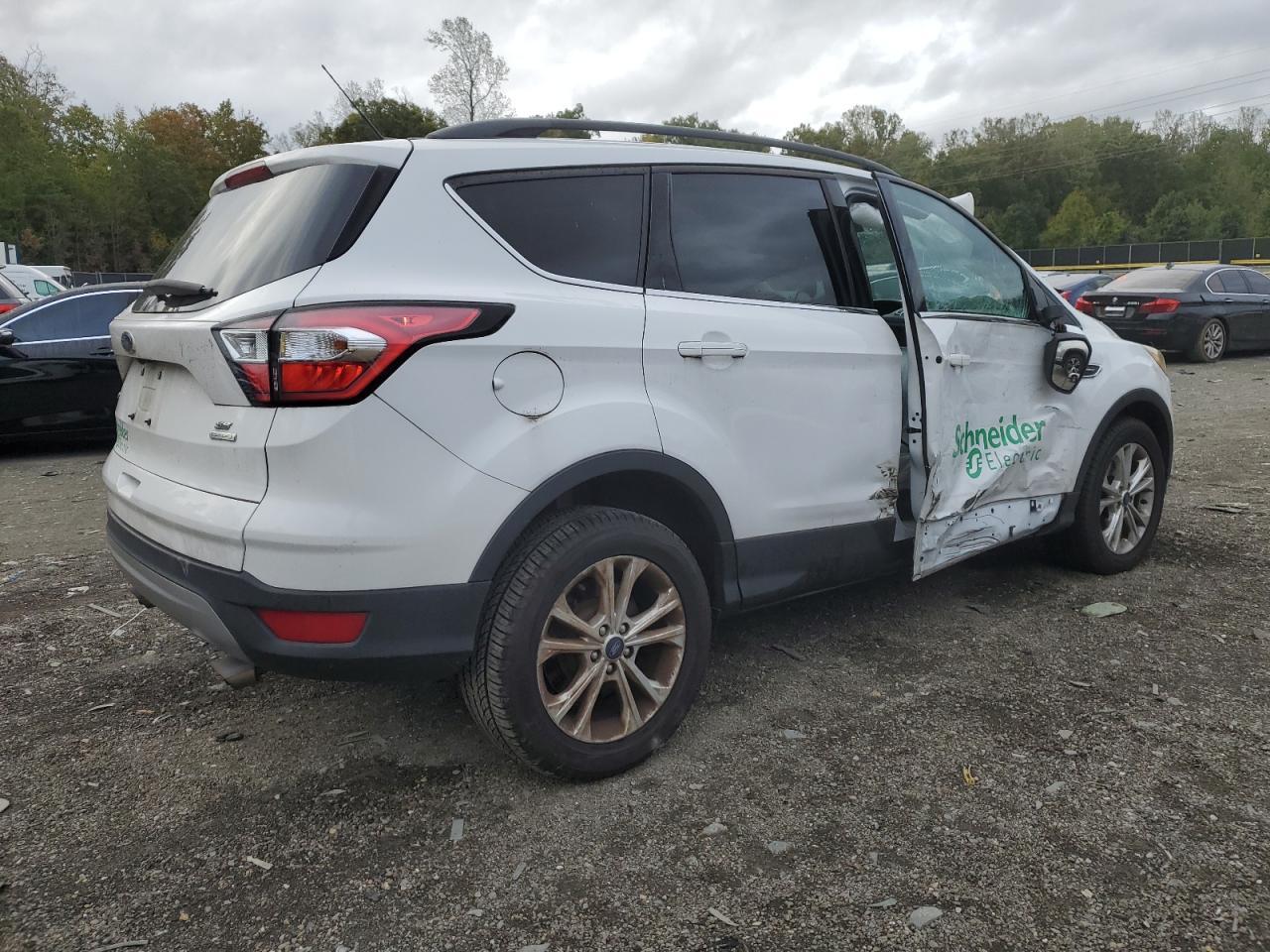 2018 Ford Escape Se - Фото 3