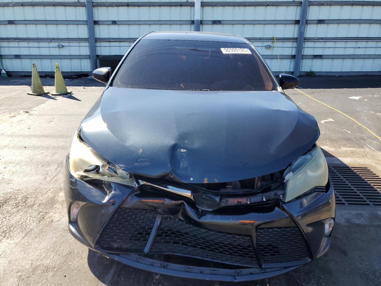 2015 Toyota Camry Le - Image 5