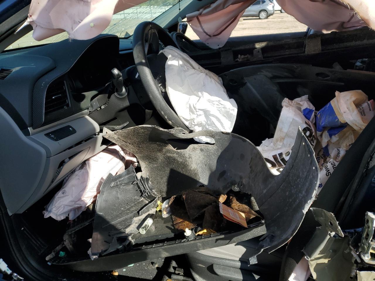 2019 Hyundai Elantra Se - Image 7