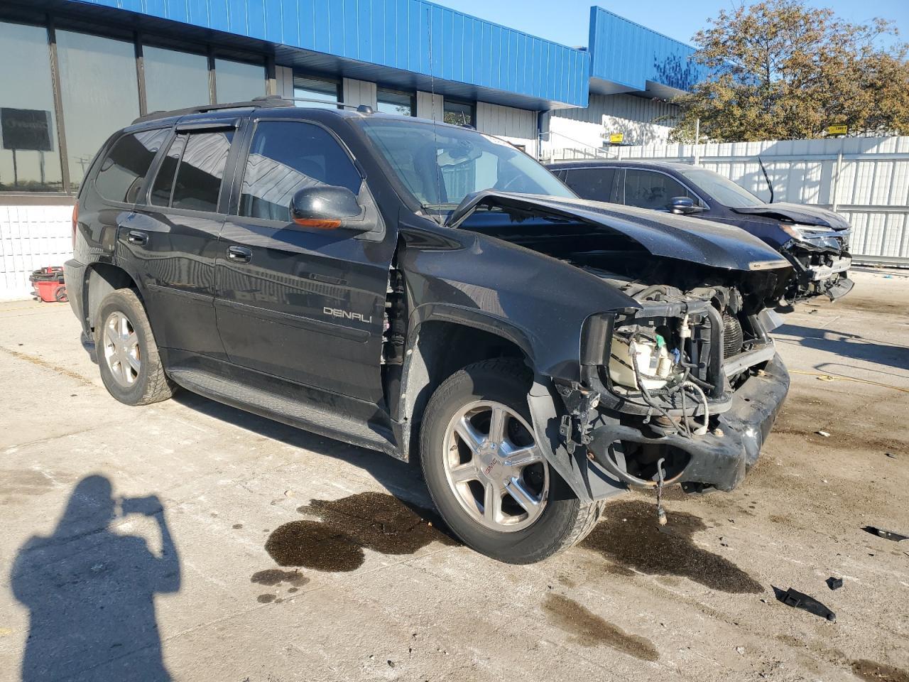 2005 GMC Envoy Denali - Image 4