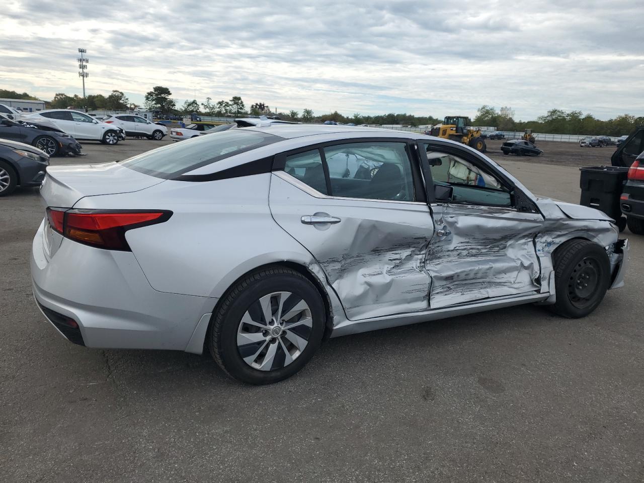 2020 Nissan Altima S - Фото 3