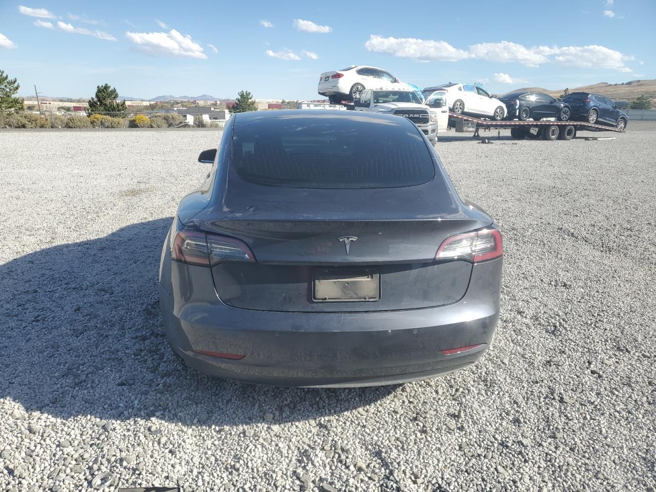 2020 Tesla Model 3 - Фото 6