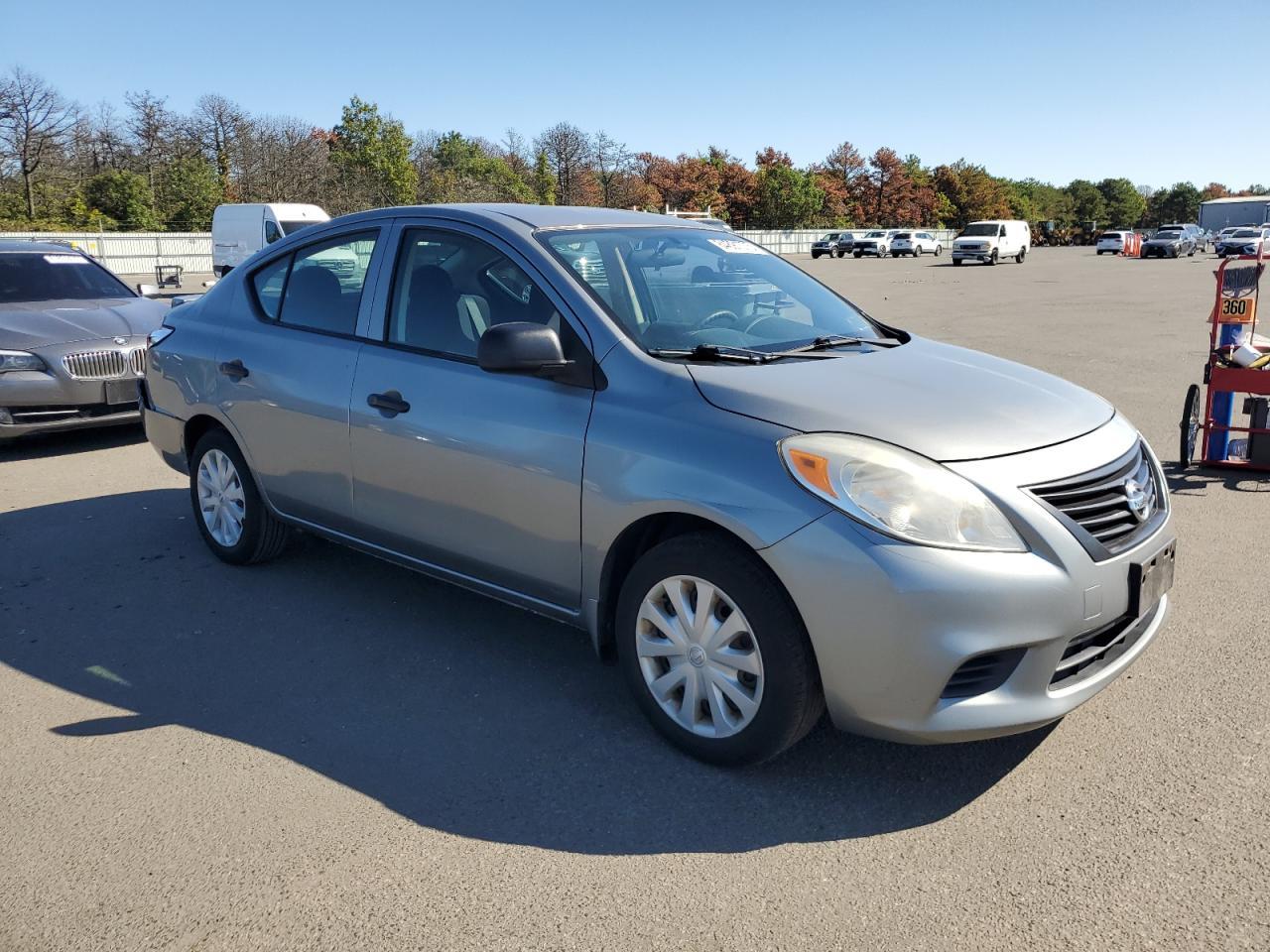 2013 Nissan Versa S - Фото 4